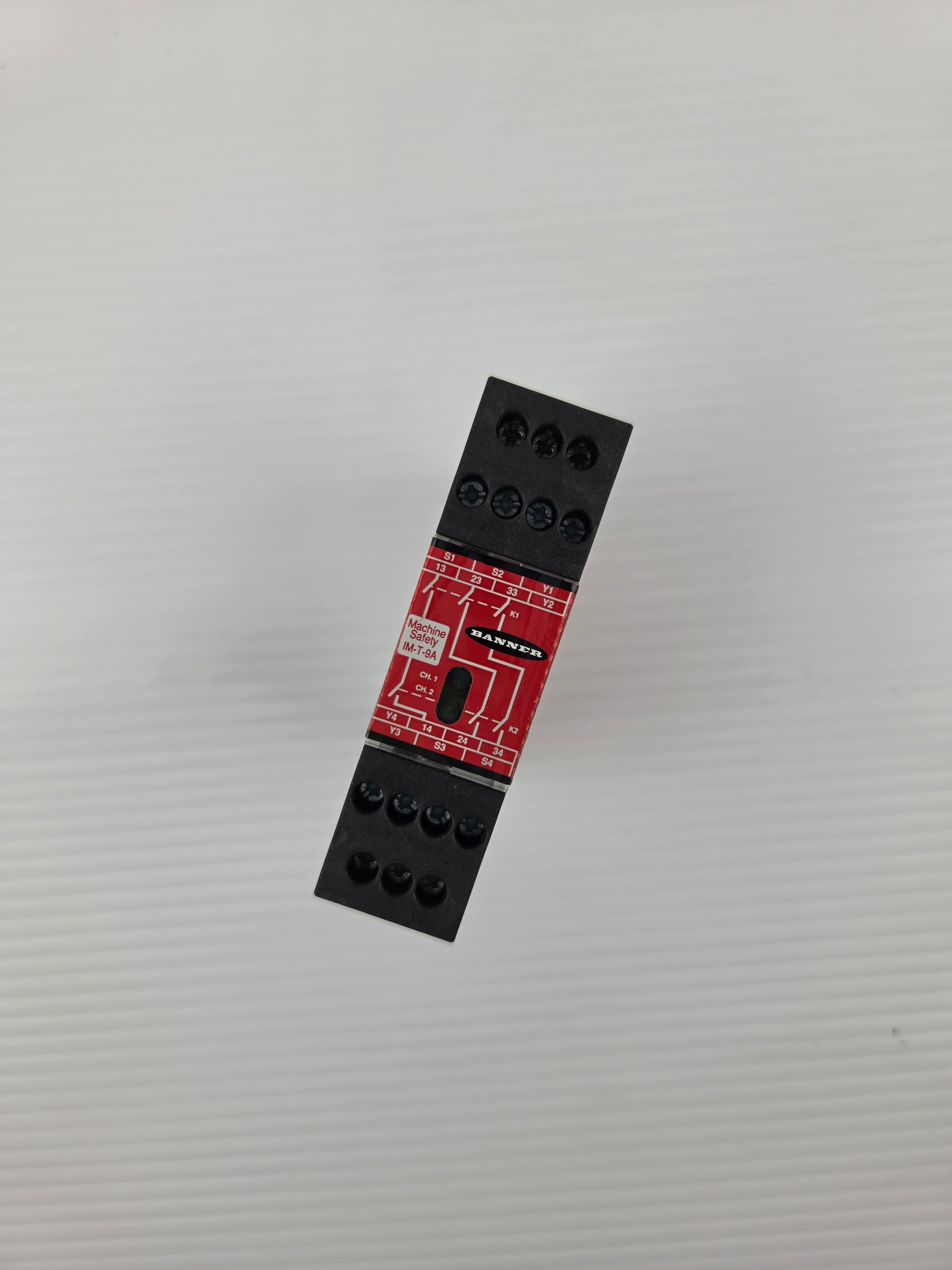 Banner IM-T-9A Interface Module Safety Relay 24VDC 3NO DIN Rail