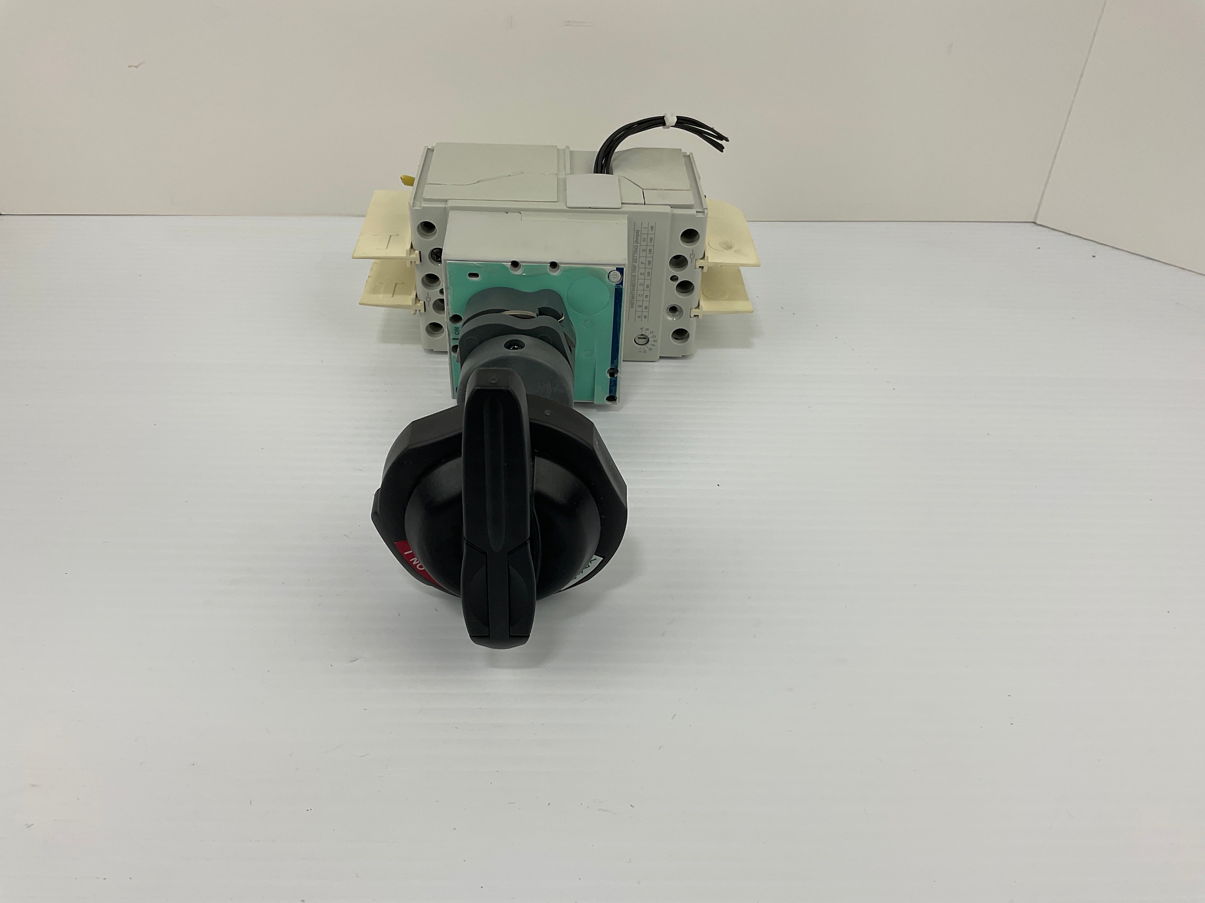 Allen Bradley 140G-G-RMX Circuit Breaker 140MG-G8P-C15