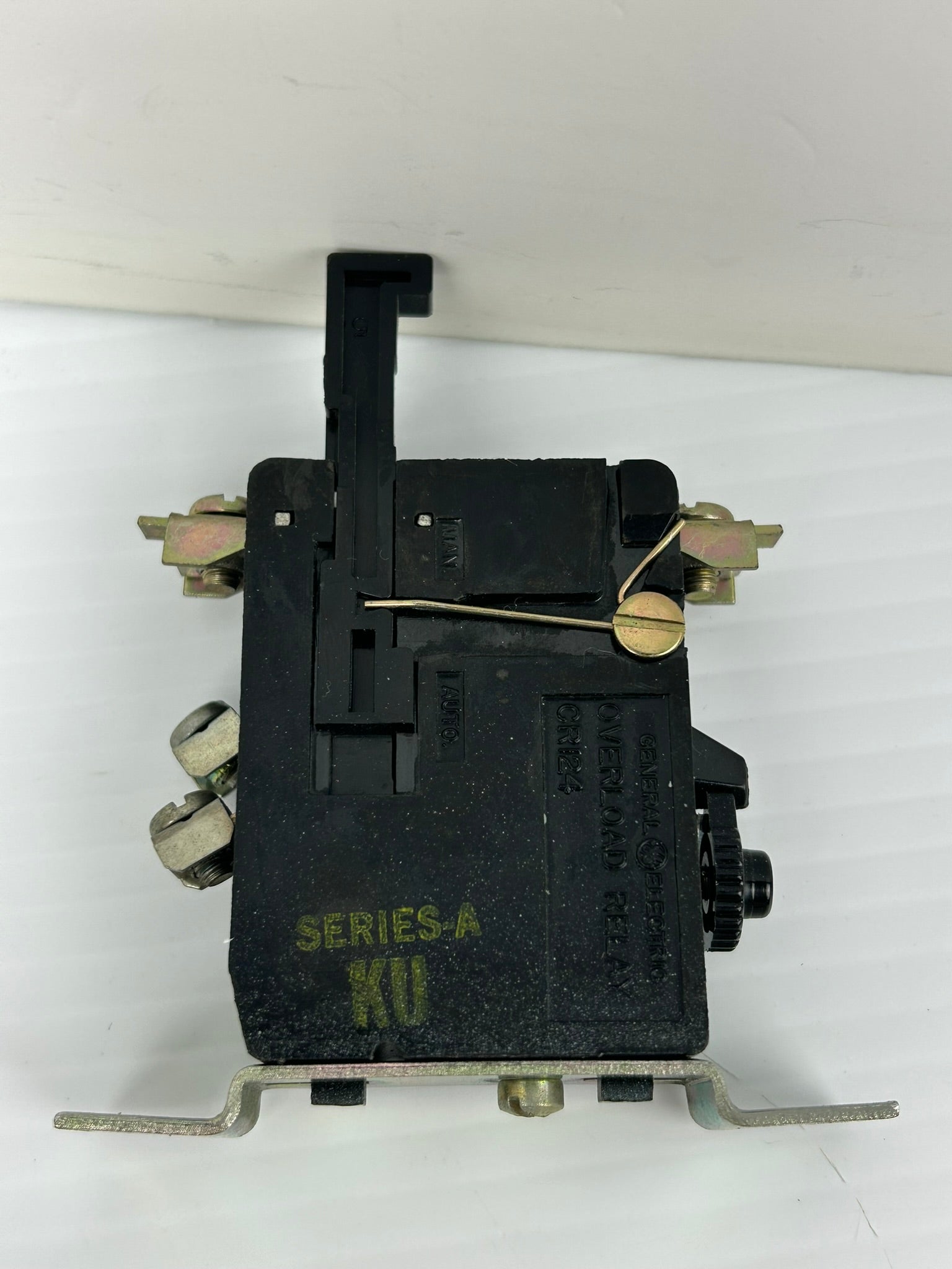 General Electric CR124 Overload Relay 124 C028 Series A 600VAC