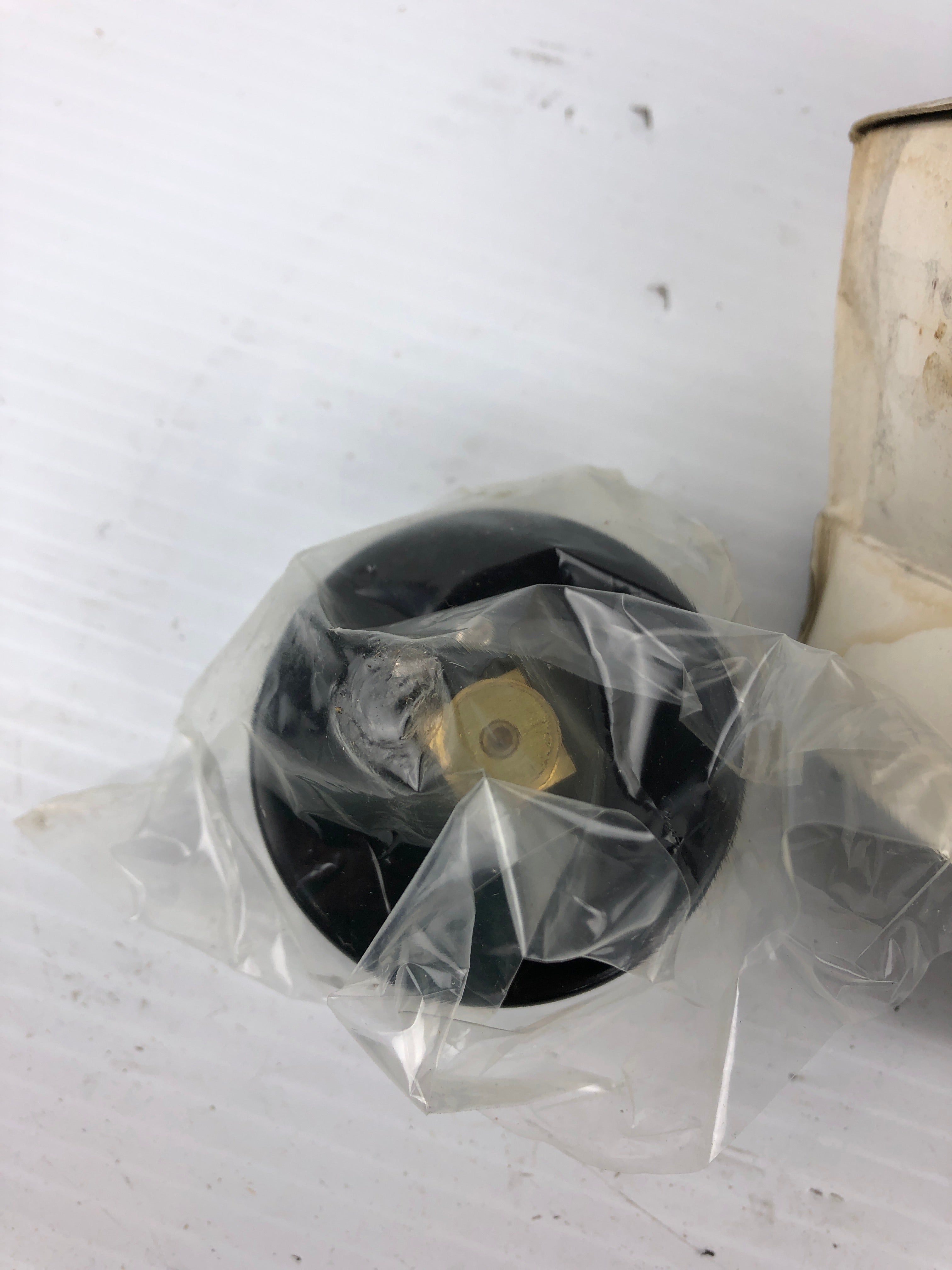 Universal Pressure Gauge 102D-254D 2-1/2" Dry 0-60 PSI 1/4" NPT