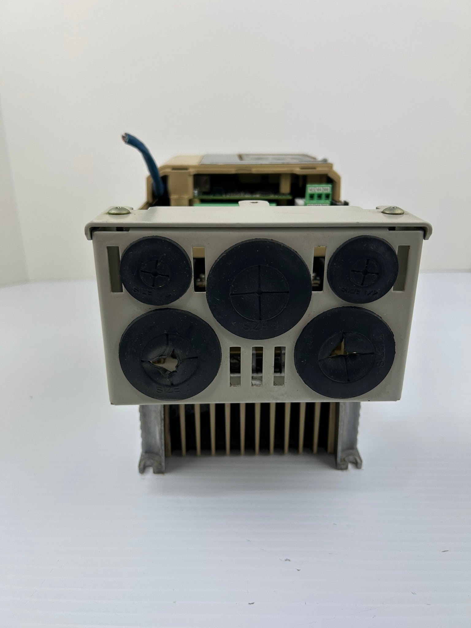 Yaskawa Electric CIMR-AU4A0023FAA Industrial AC Drive Rev E