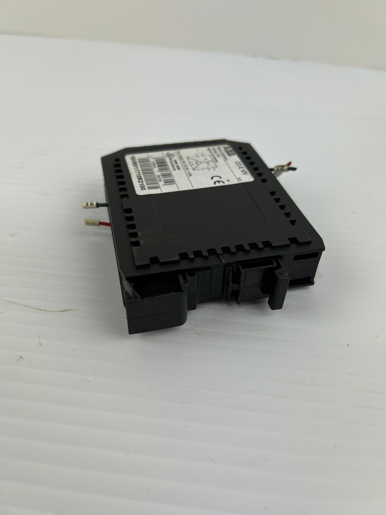 ABB CC-E V/V Analog V/V Signal Converter Contact Relay 1SVR011710R2100