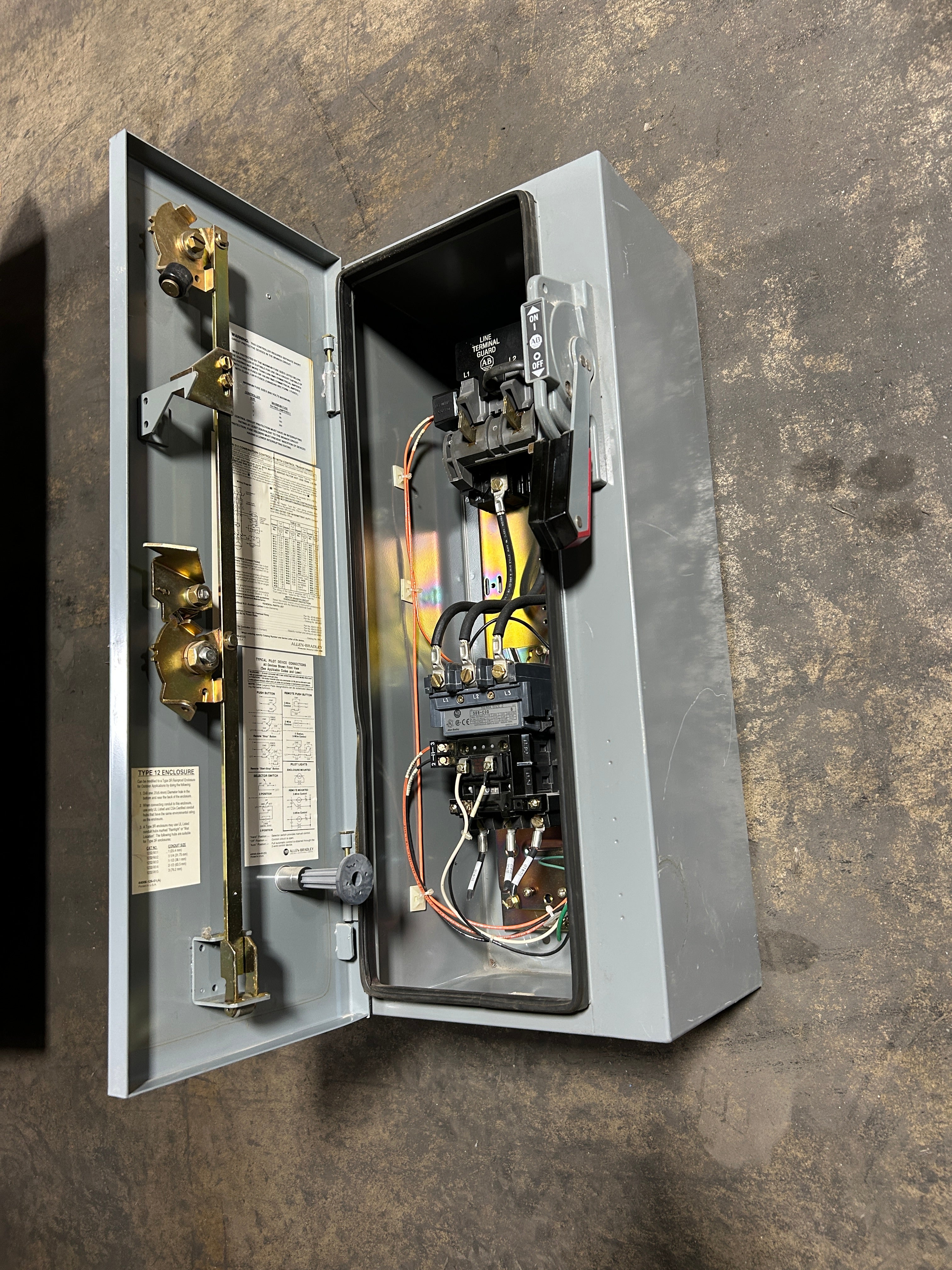 Allen Bradley Combination Starter 512-CDB-6P Size 2 Series C