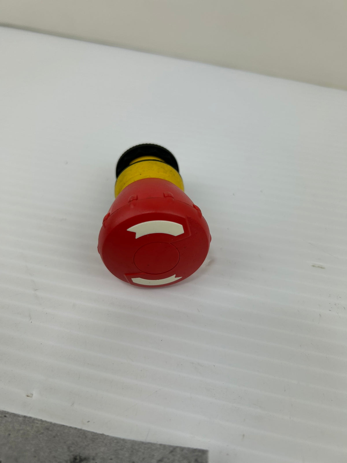 Allen-Bradley 800FP-MT44 Red Push Button E-Stop - Lot of 3