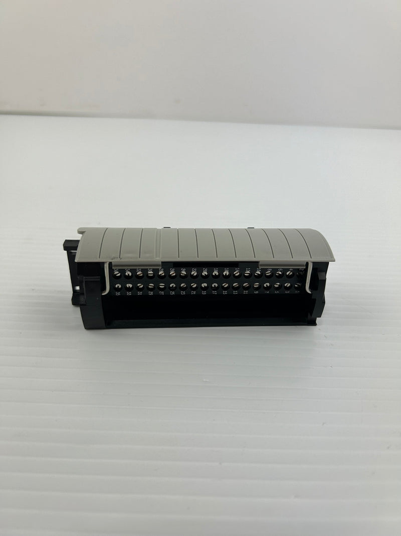 147021-2 AMP Terminal Connector Plug & Standard Cover TBCH A 2320