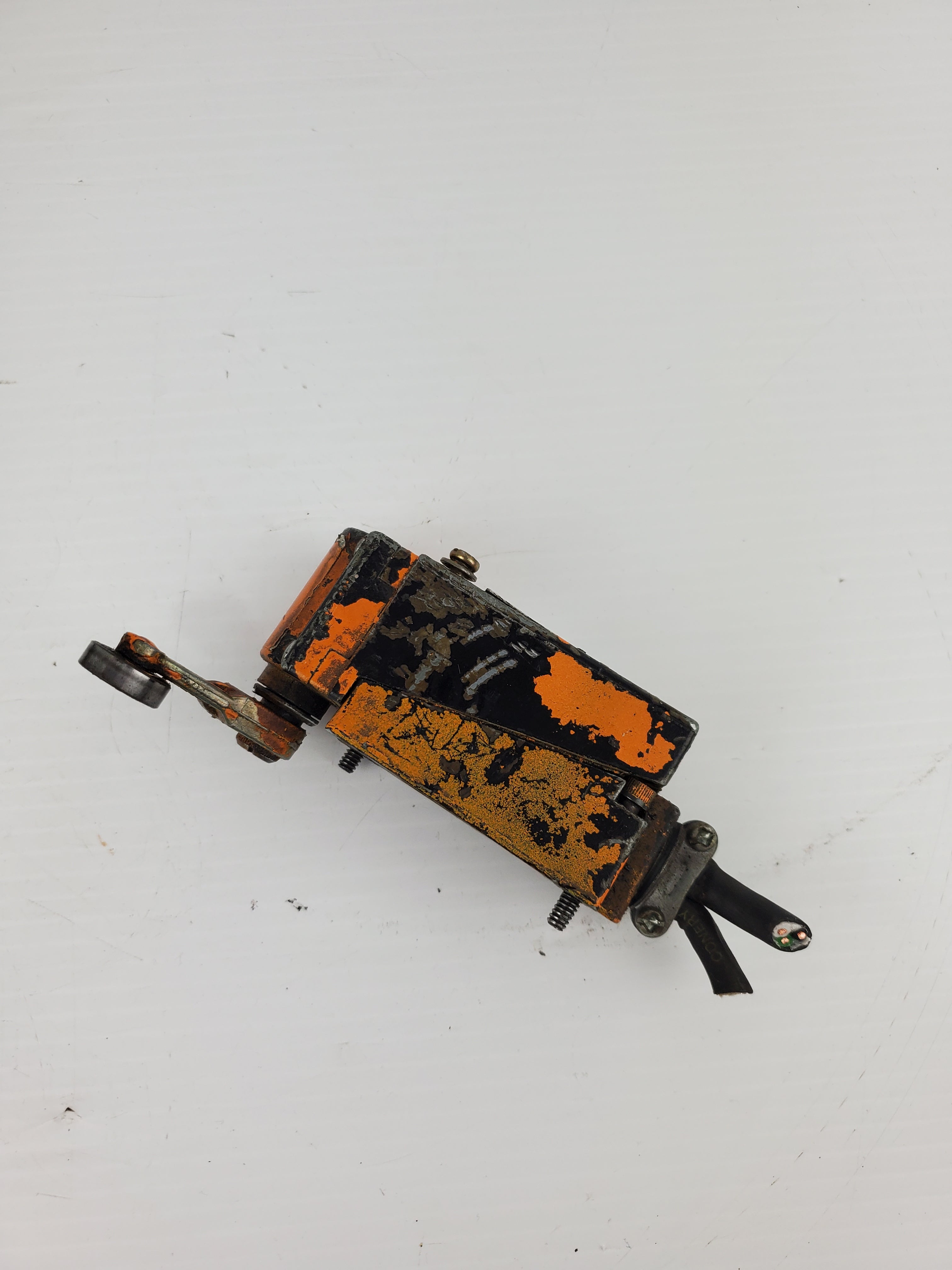 Square D AEQ2545 Limit Switch Series B Class 9007