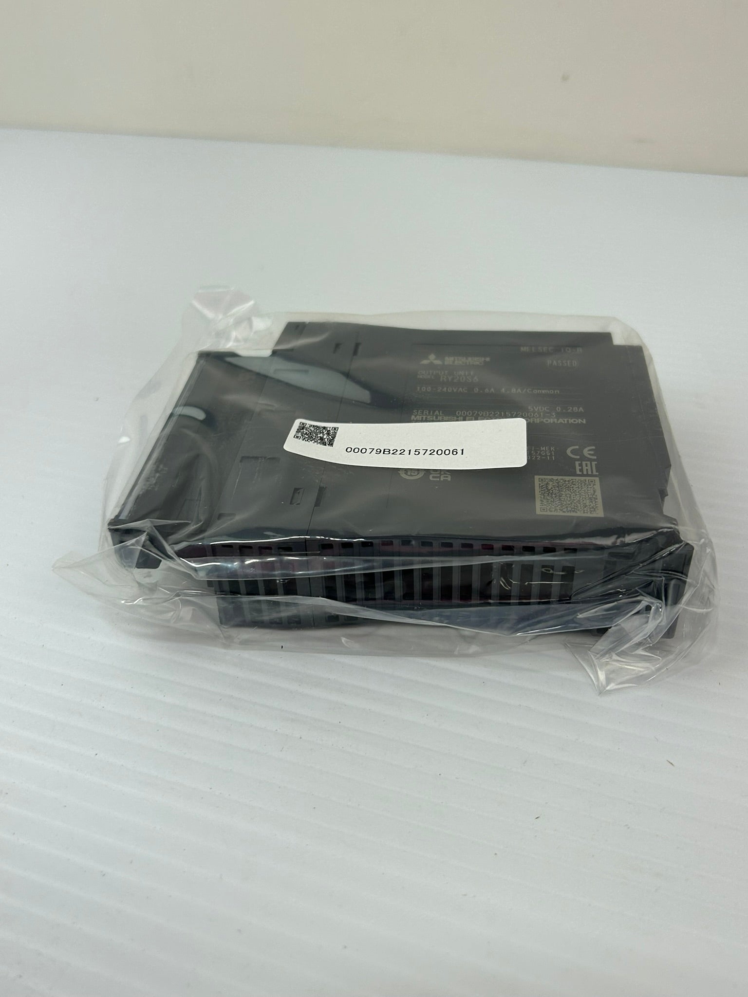 Mitsubishi RY20S6 MELSEC iQ-R 16-Point Relay Output Module PLC