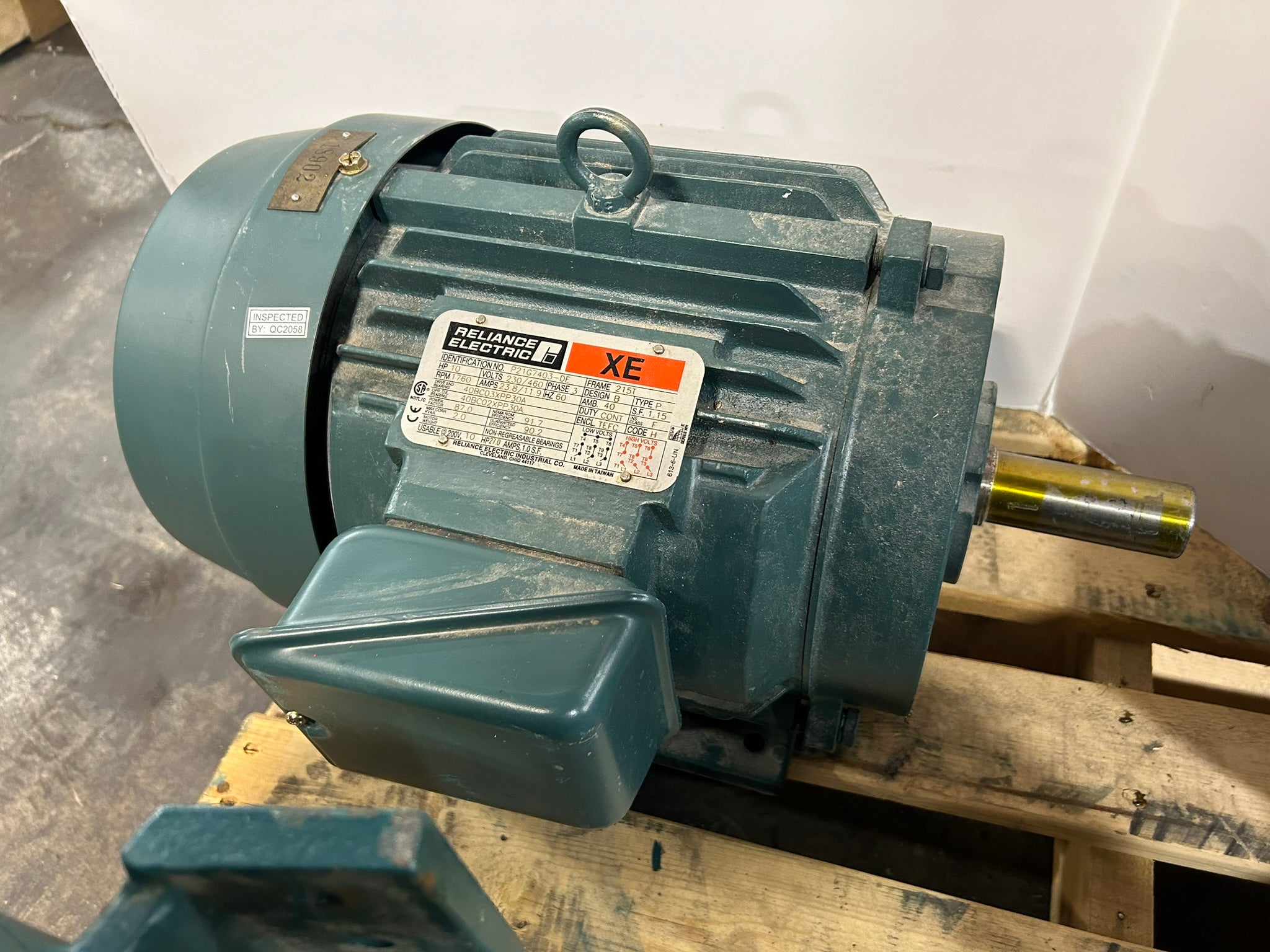 Reliance Electric P21G7403-DE AC Motor XE 10 HP 3 PH 1760 RPM 215T Frame