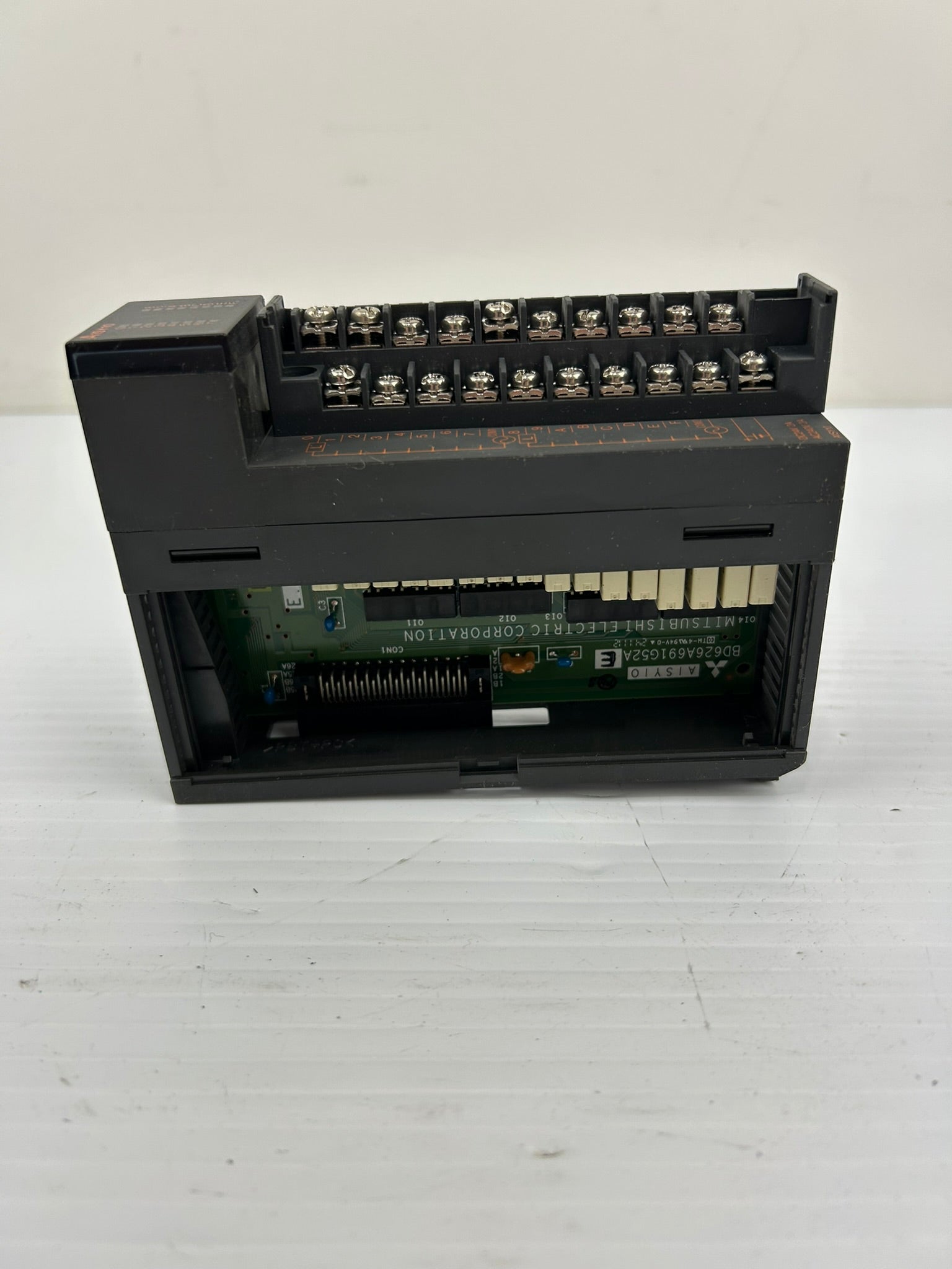 Mitsubishi A1SY10 Output Unit PLC Module 24VDC 2A 240VAC 8.0A/COM