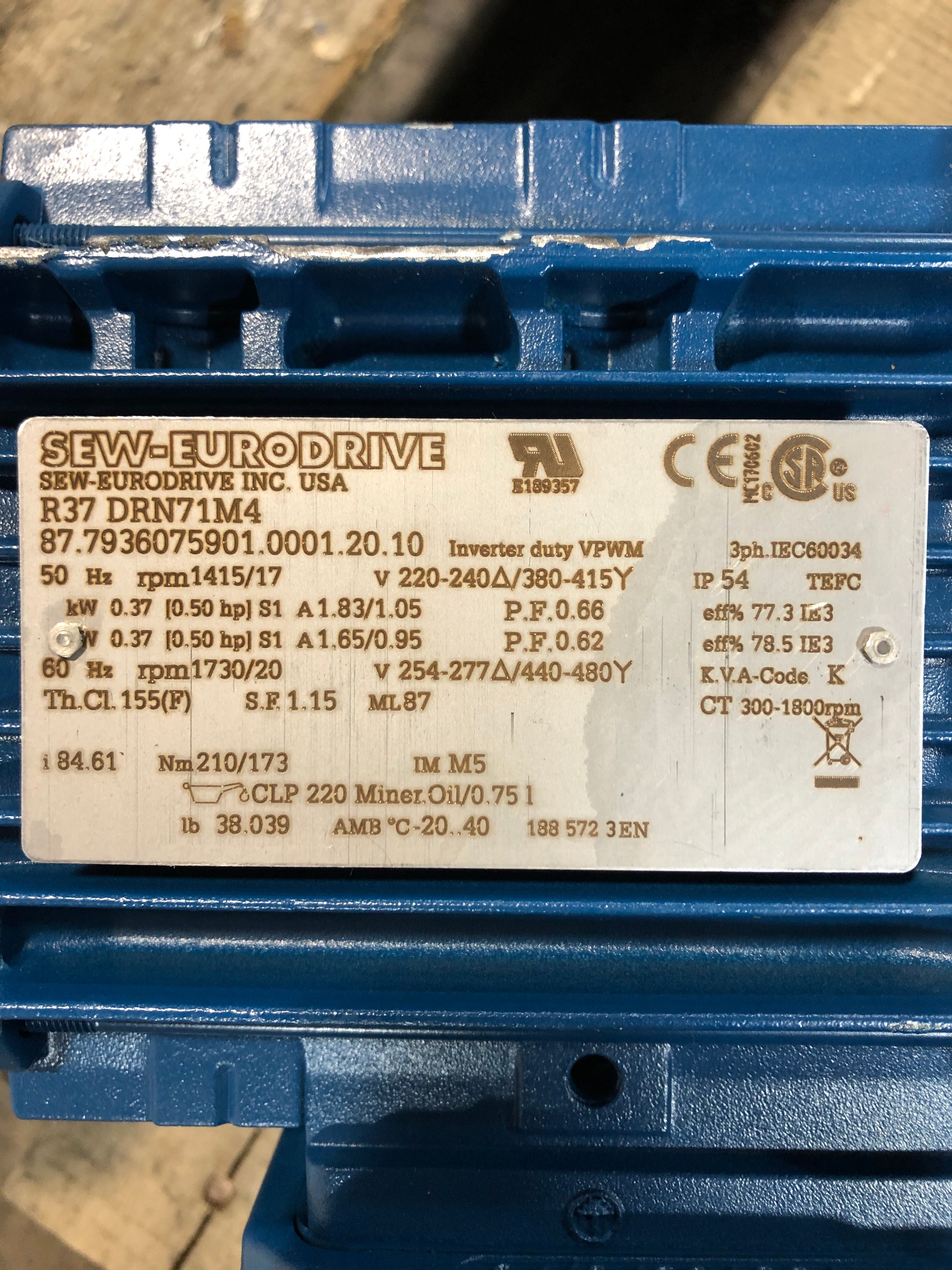 Sew Eurodrive R37DRN71M4 Gearmotor 0.50 HP 1415/1730 RPM 3PH 220/440V 1.83/1.05A