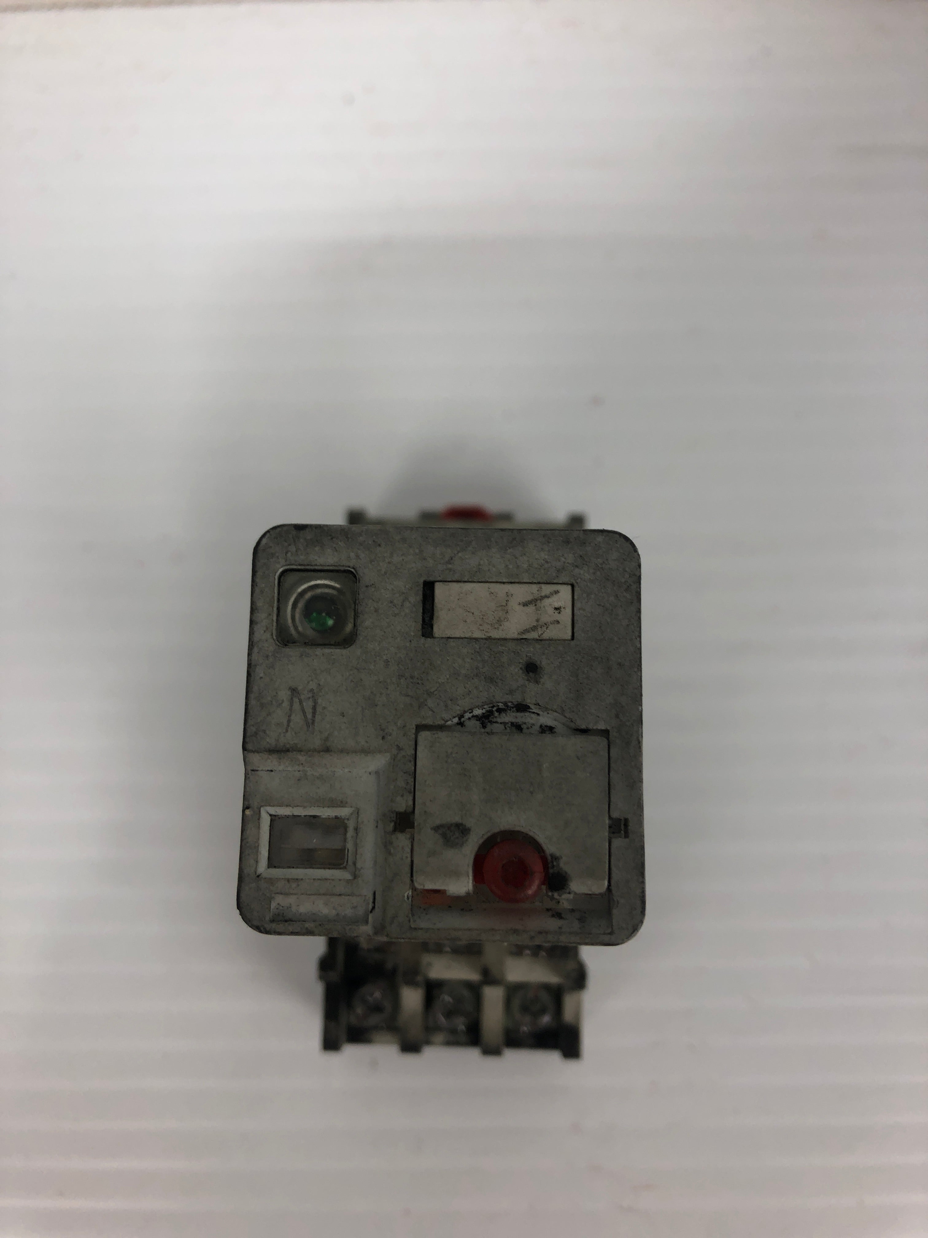 Dayton 5Z526 Relay With Base 5X853M
