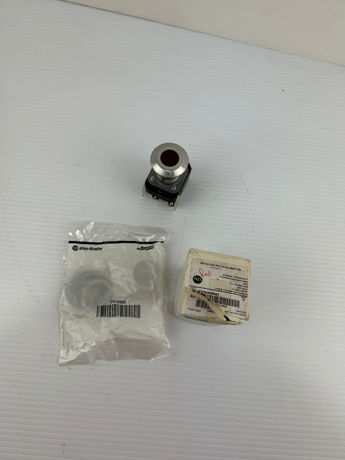 Allen Bradley 800-FXMQH2RA7 30mm Red Push-Pull Device 800T PB Series U