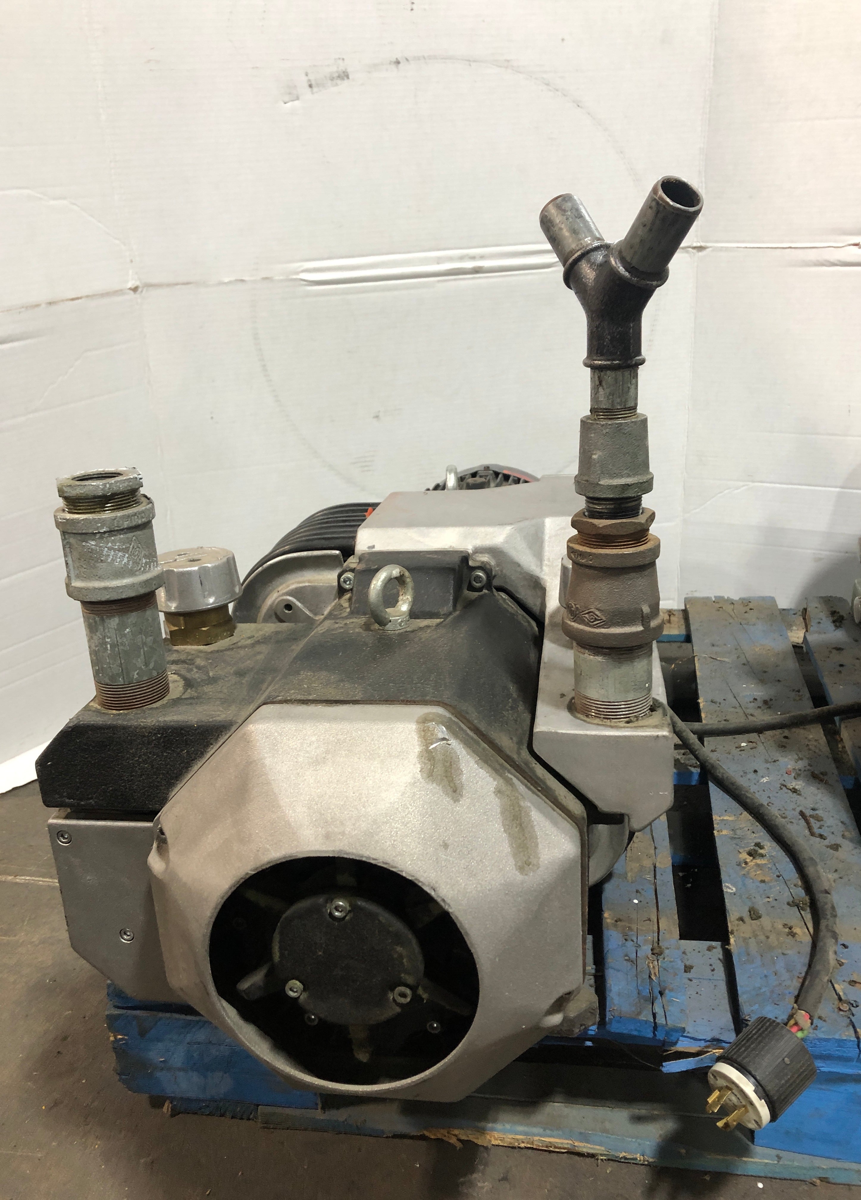 Busch DC 0140 C 003 DLXX Vacuum Pump with Weg Motor