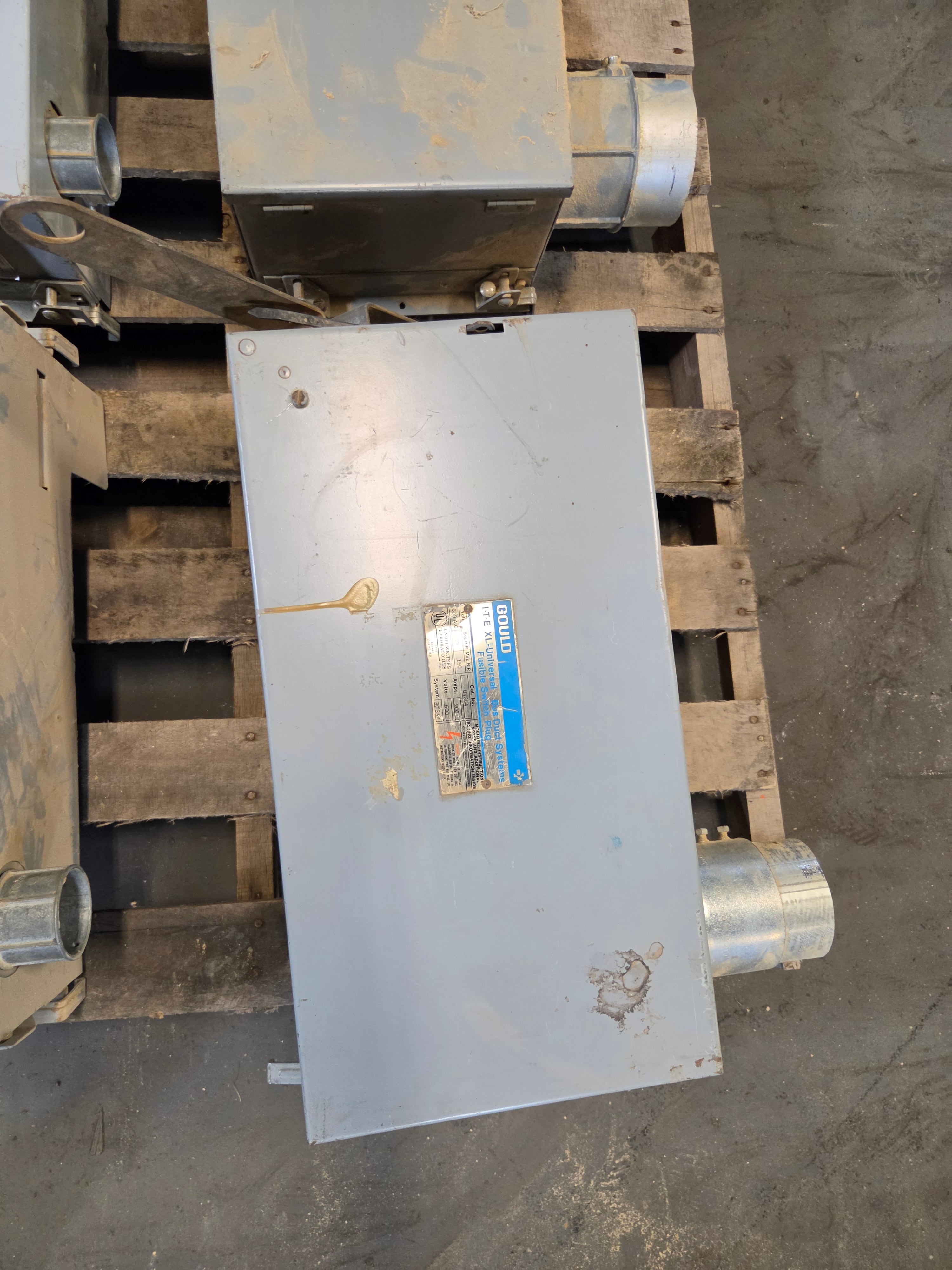Gould ITE UV364 XL-Universal Bus Plug Fusible Switch 200A 600V Busway 3 Phase