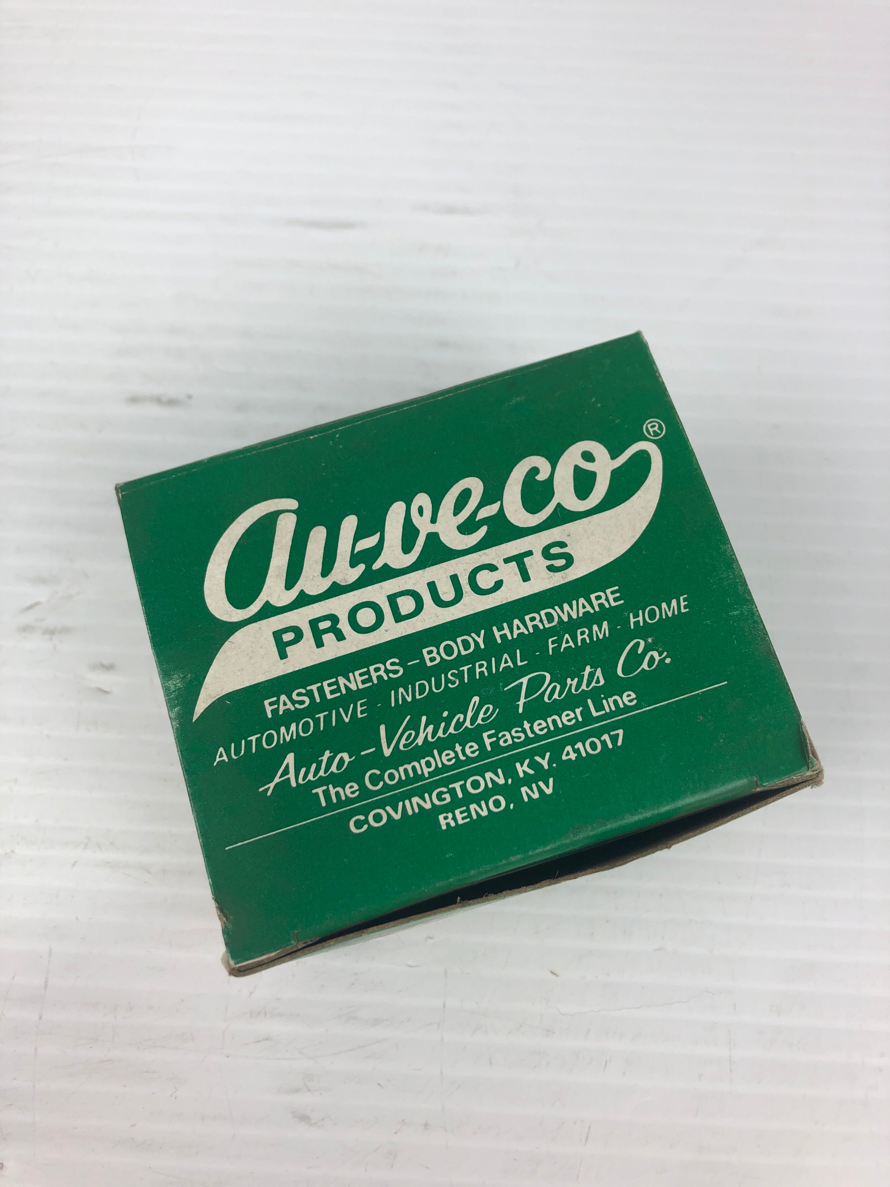 AU-VE-CO 2539 Slotted Round Head Machine Screw #10-32 x 1-1/4" - Lot of 100