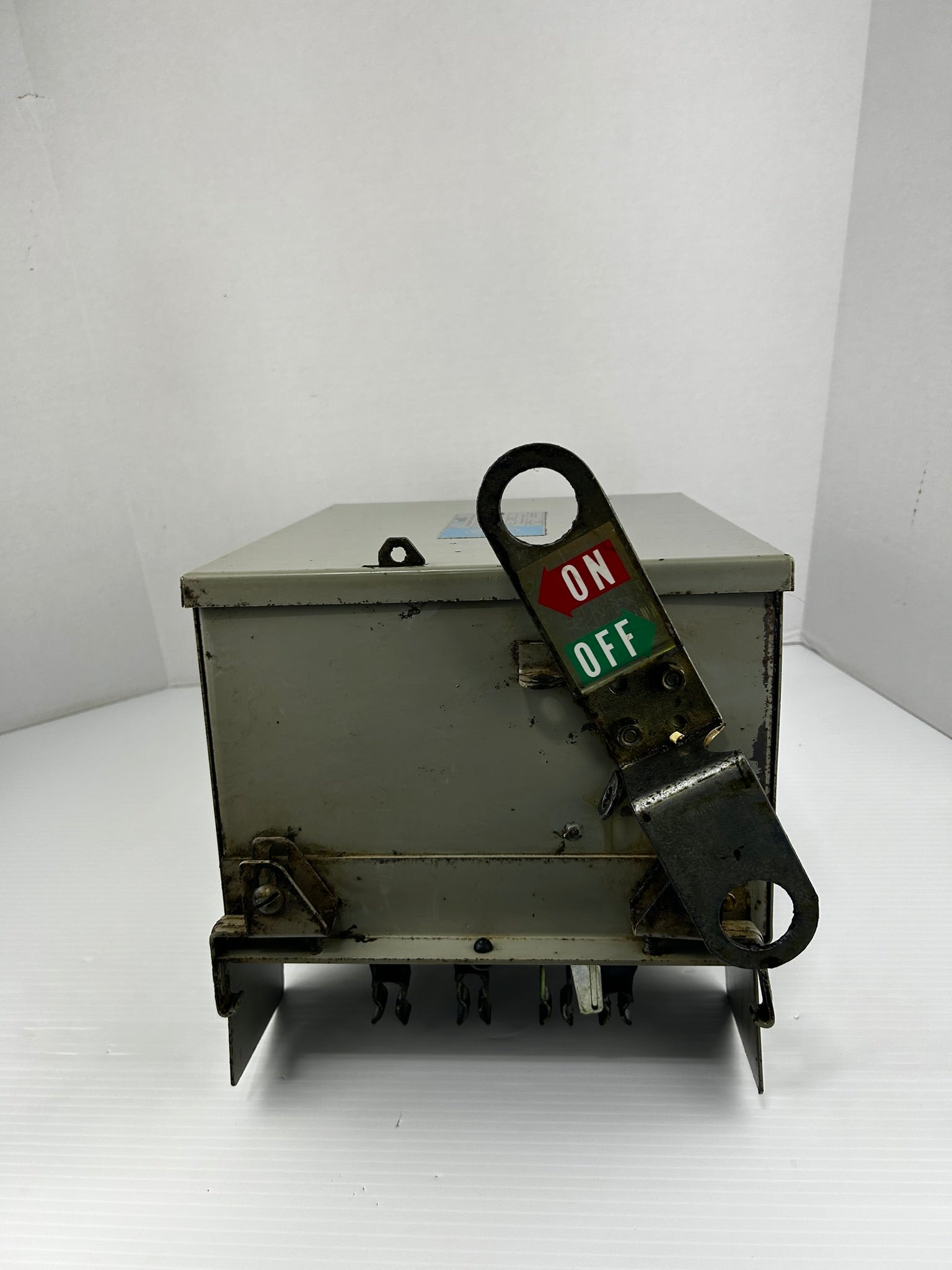 ITE U1C 4100 XL-Universe Bus Plug Duct Way Breaker Enclosure 600V 100A 3PH 4Wire
