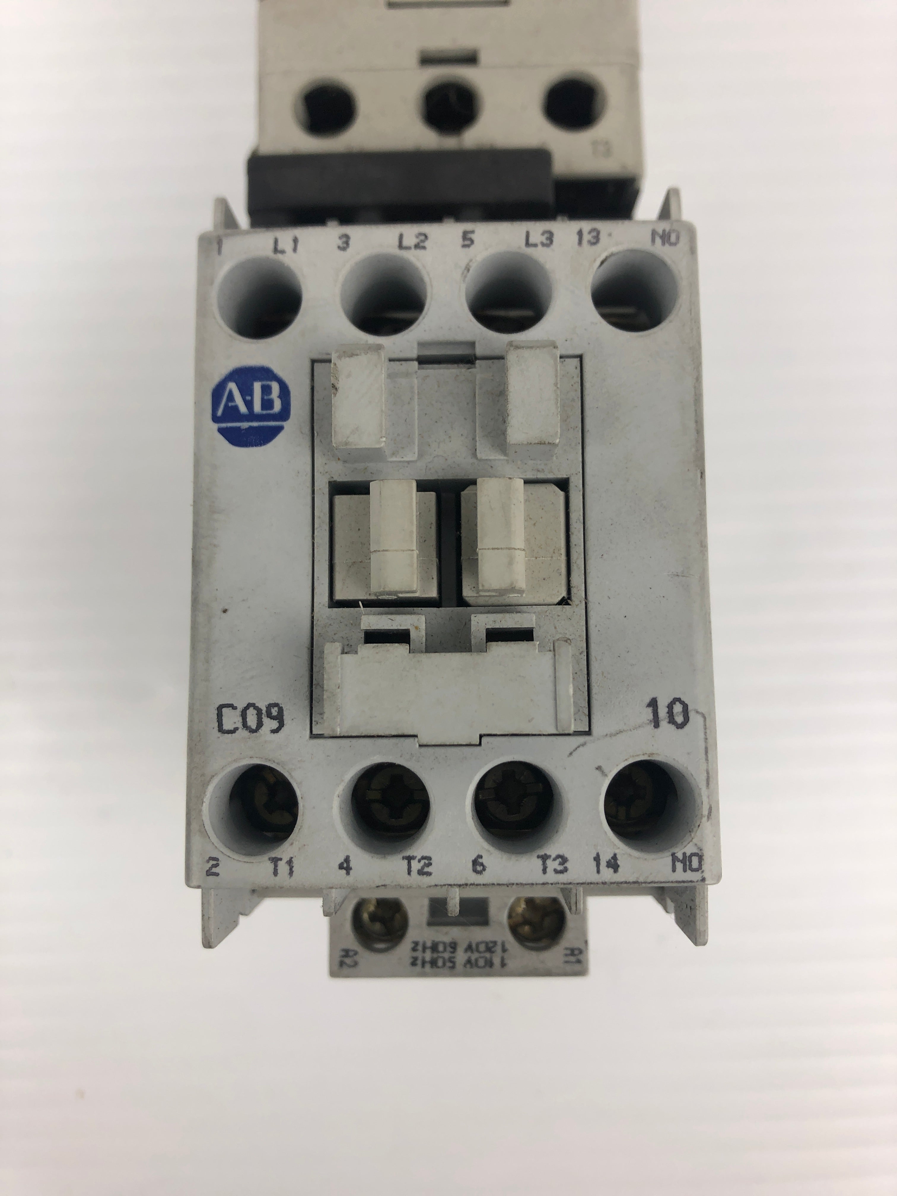 Allen Bradley 140M-D8E-B63 Contactor Series B 100-C09*10 Contactor Series A