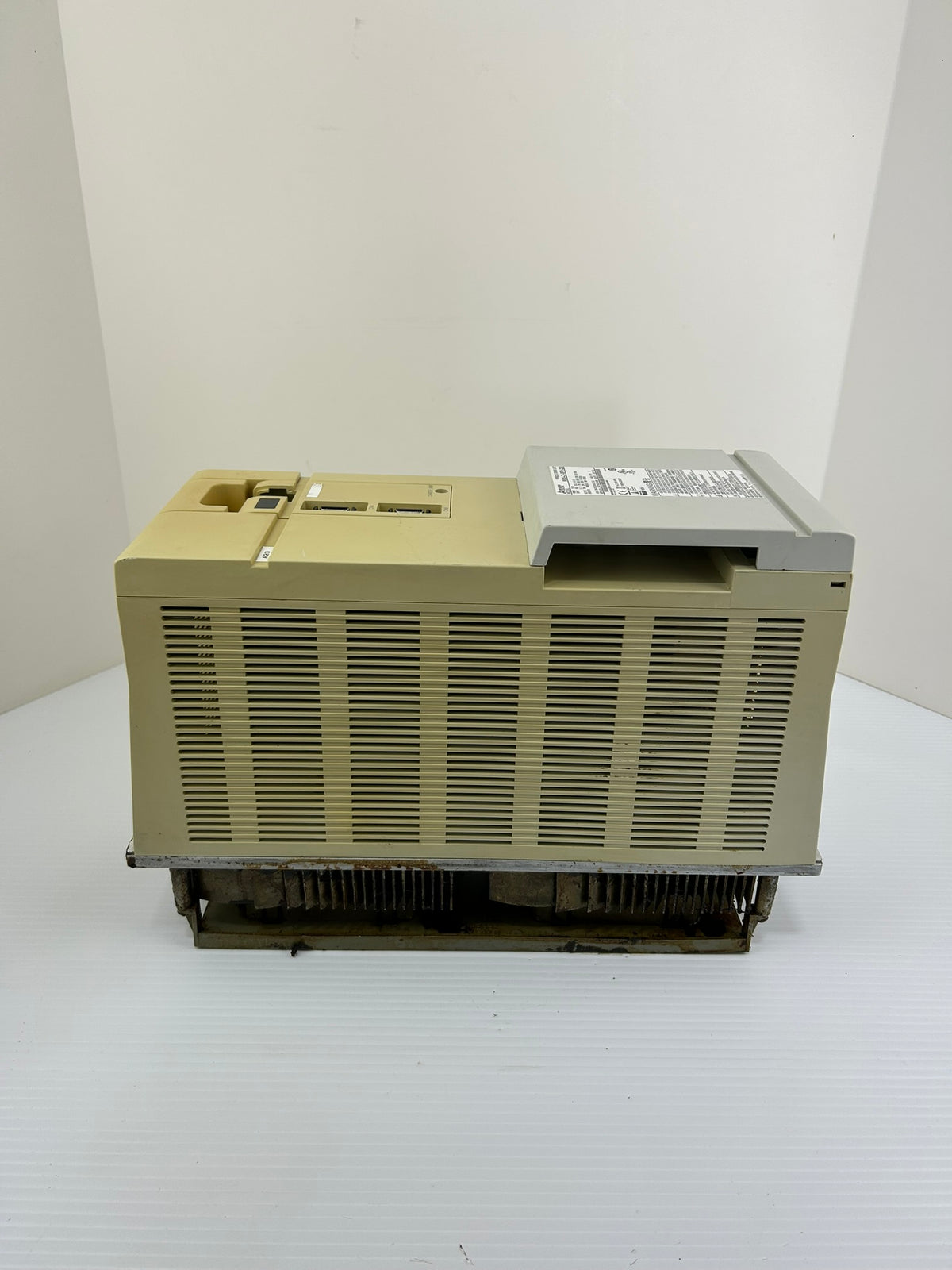 Mitsubishi MDS-C1-SPH-220 Spindle Drive 22kW 200V 3PH CNC Servo - Cracked Case