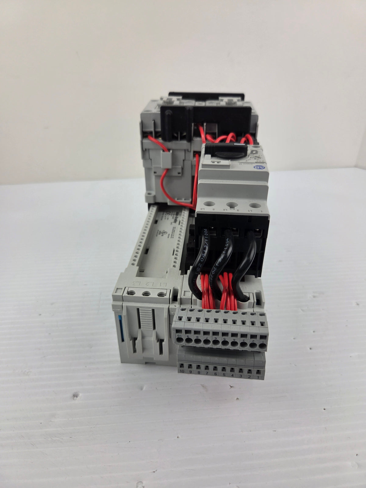 Allen-Bradley 140M-C2E-B25 Motor Starter 100-C09*10 Contactor 107S-ASKP3-CB25C