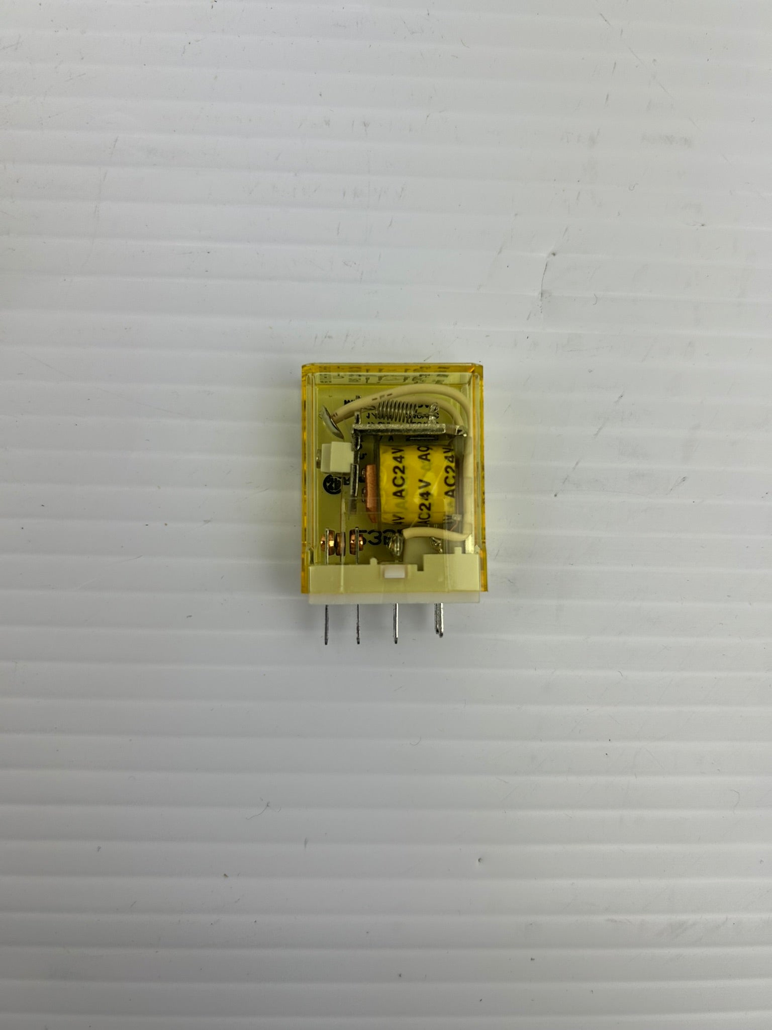 IDEC RH1B-U Relay 24VAC - Lot of 19