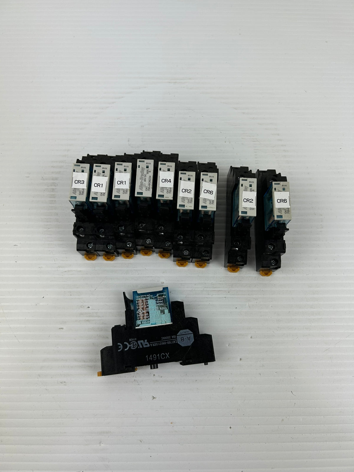 Allen-Bradley 700-HK36Z24 Relay 24VDC w/ Socket Base - Lot of 10