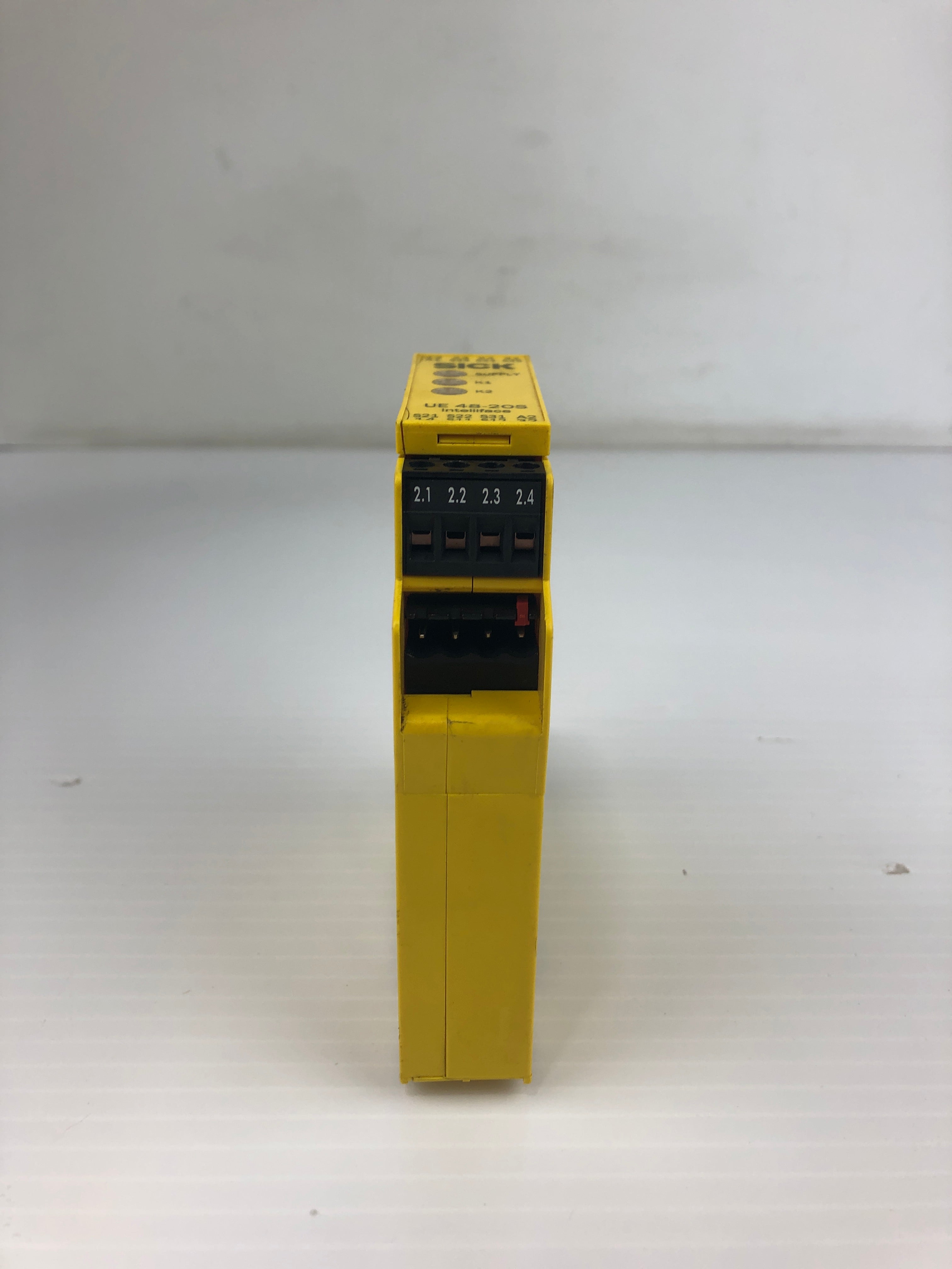 Sick UE 48-20S3D2 Safety Relay 24V 2,5W 4,6VA