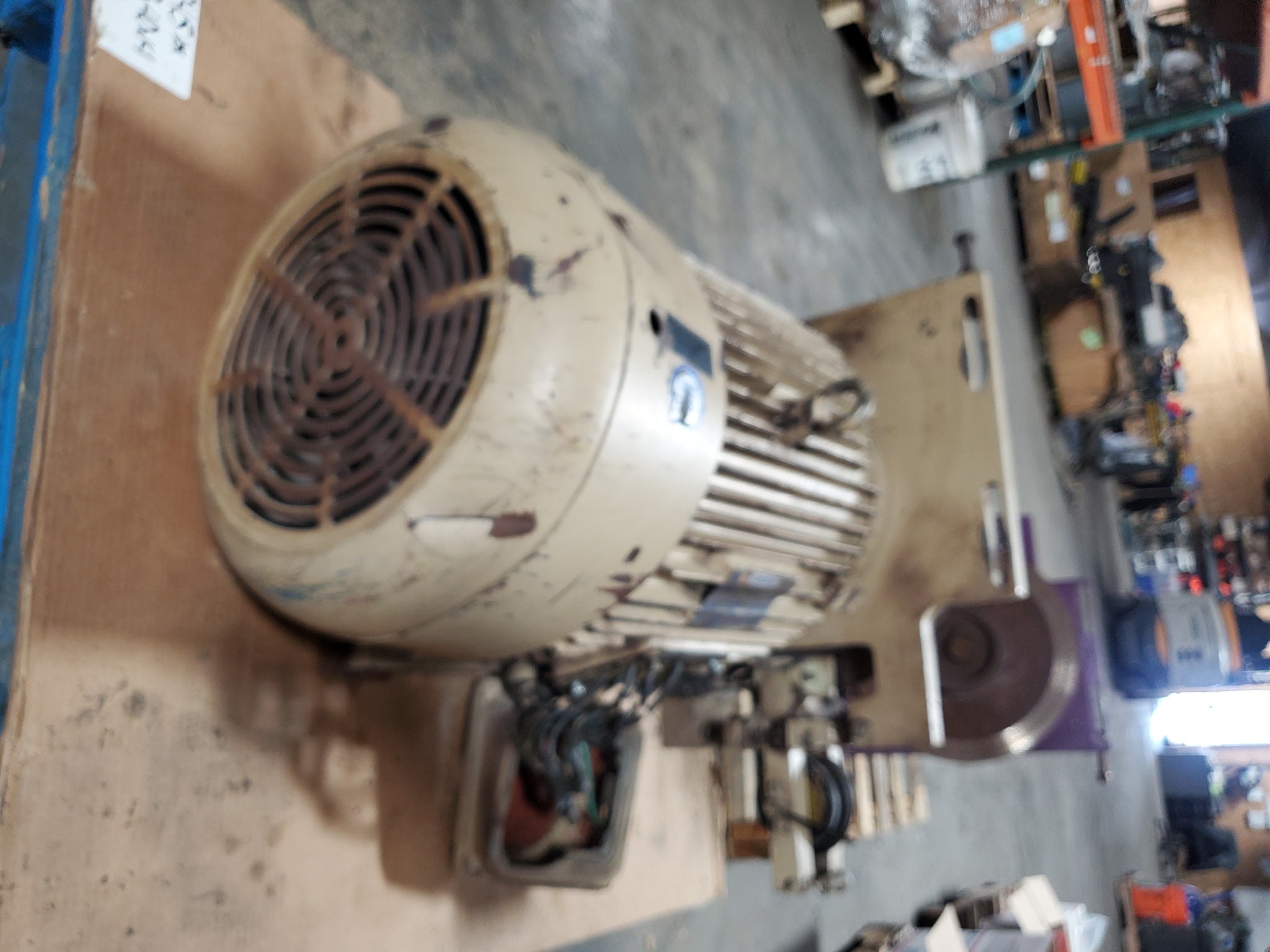 Leeson 150097-60 Motor 50HP 3PH 365T 1180RPM with Belt Drive Clutch Assembly