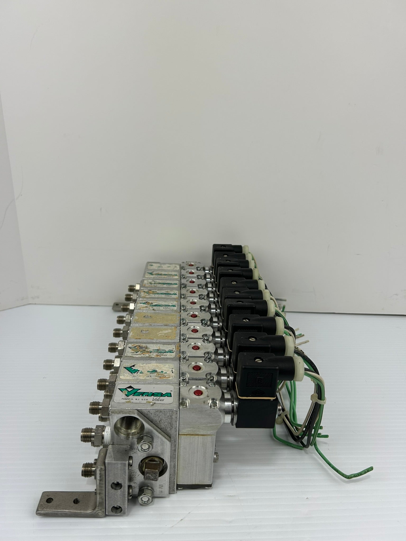 Versa KM-433-1 Manifold Valve Assemby With 10 Valves KSG-4232-6K-HC