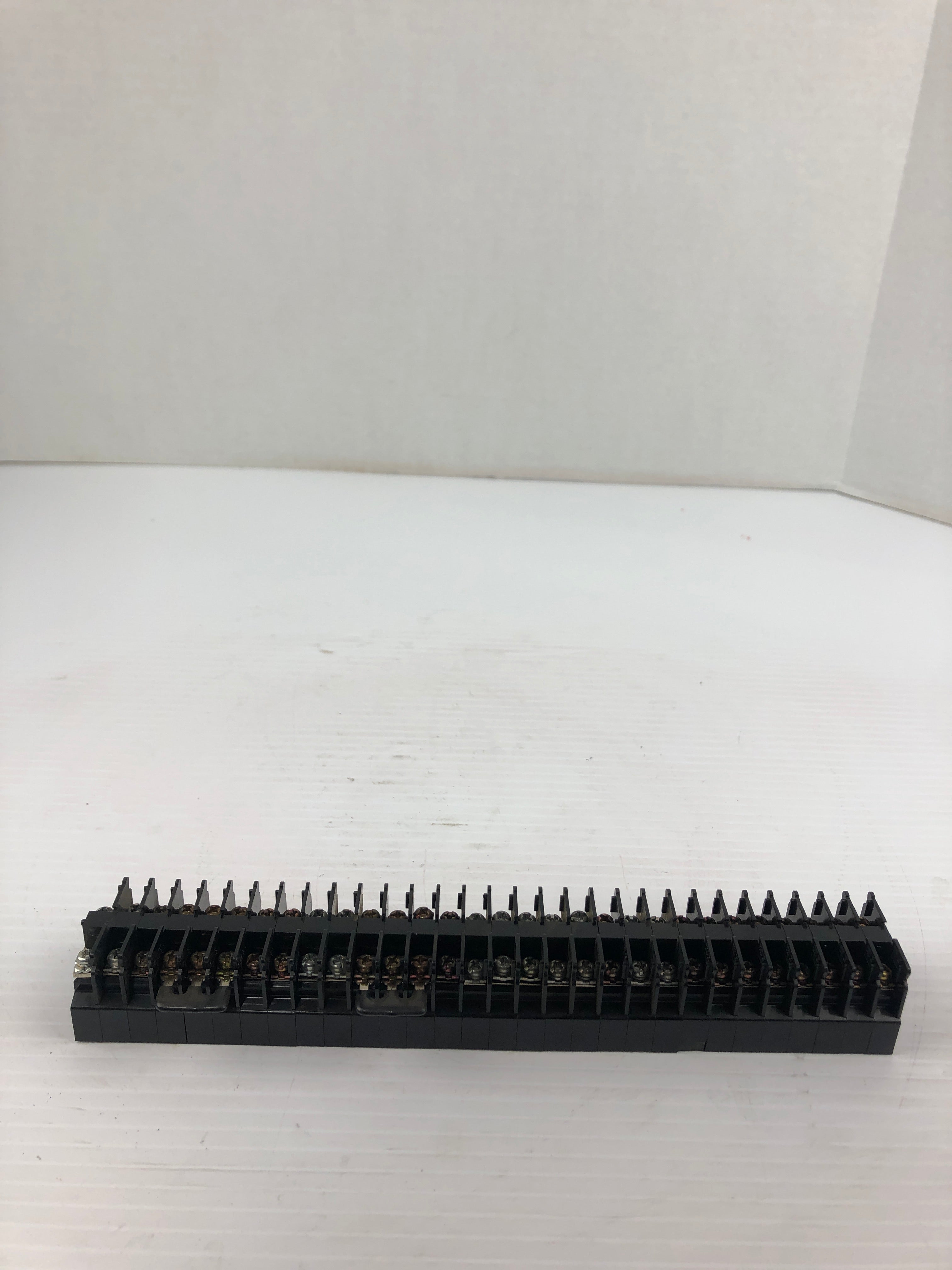 Yoshida Electric UK15 Terminal Block 600V 15A 30P