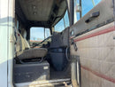 1998 International Semi Truck 3200 4X2 2HSFLAHNXXC022881 148 WB