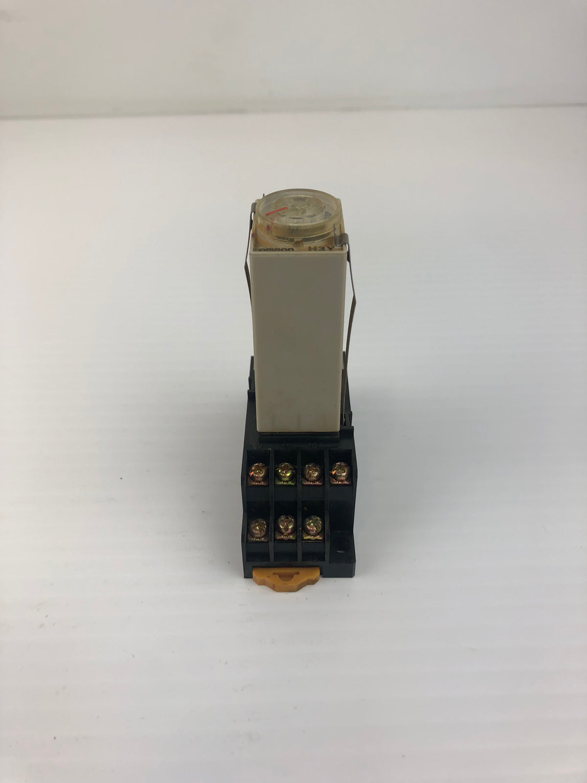 Omron H3Y-4 Timer DC24V With Base 2343YA