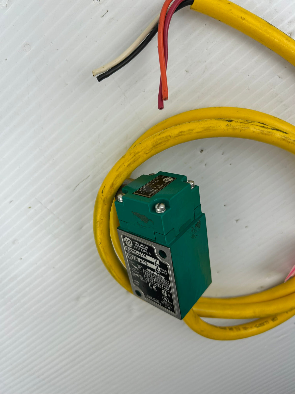 Allen-Bradley 802M-AY5 Limit Switch 802M-XY5 Series F 2 Circuit Cable