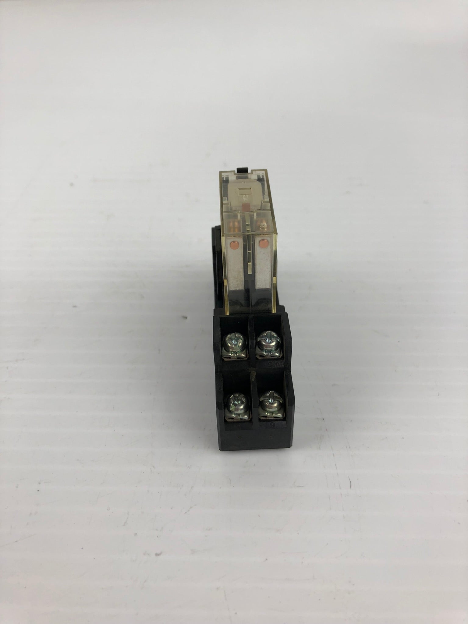 Omron Relay G2R-2-SND with Base 14Z5C 5A 250V