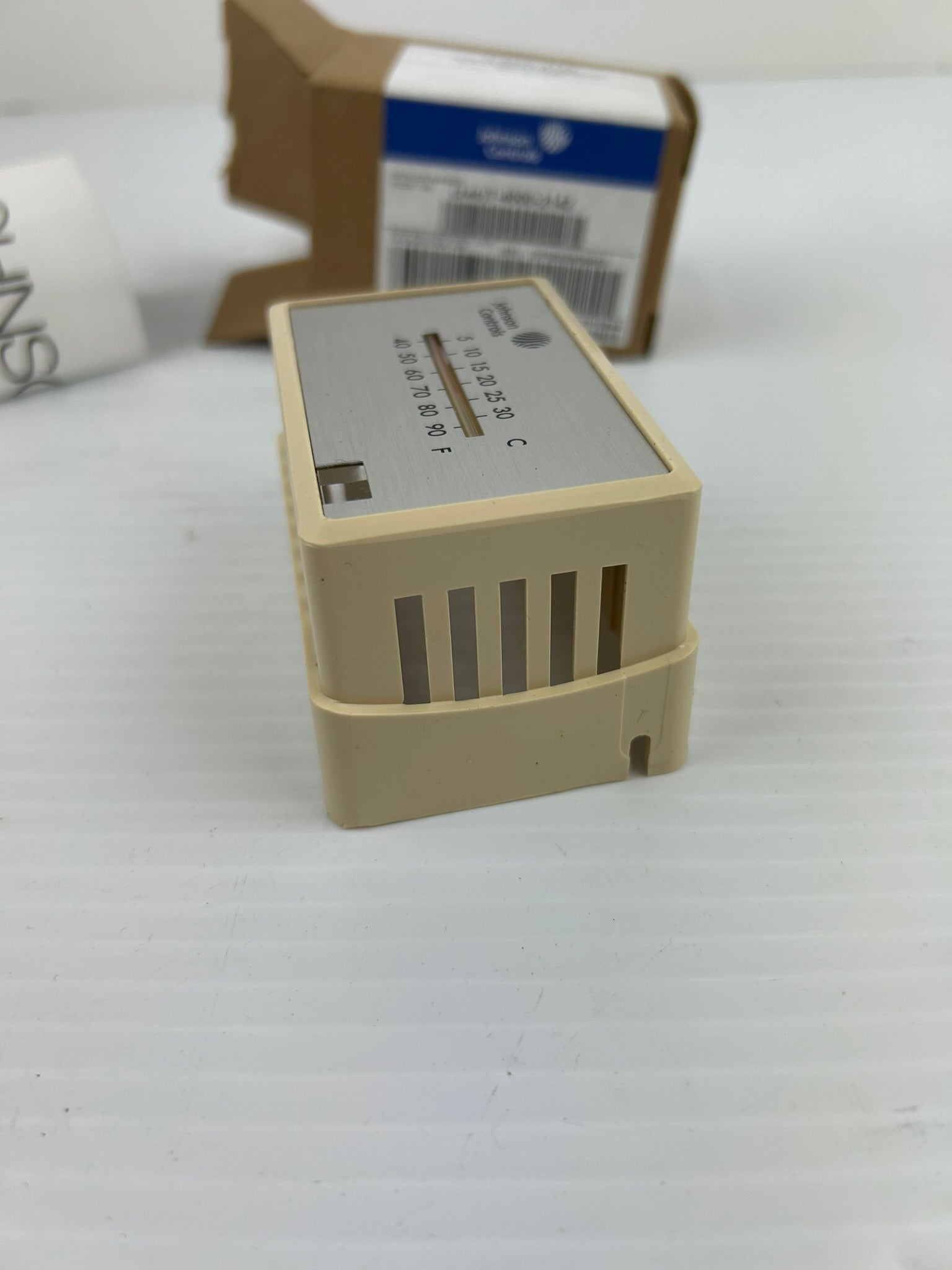 Johnson Controls T-4000-2142 Beige Plastic Thermostat Cover Horizontal