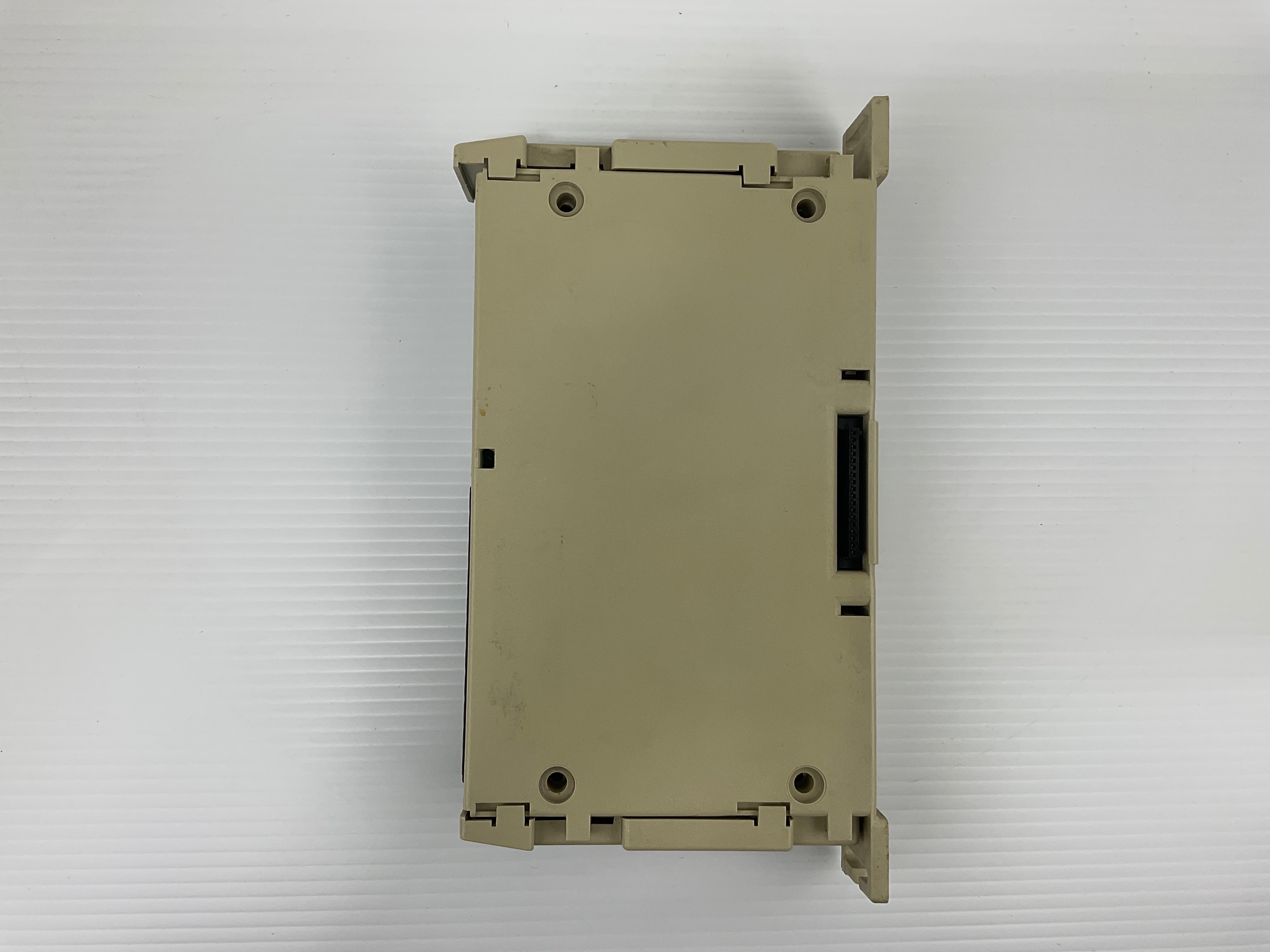 Gould B350 Modicron PLC Output Module