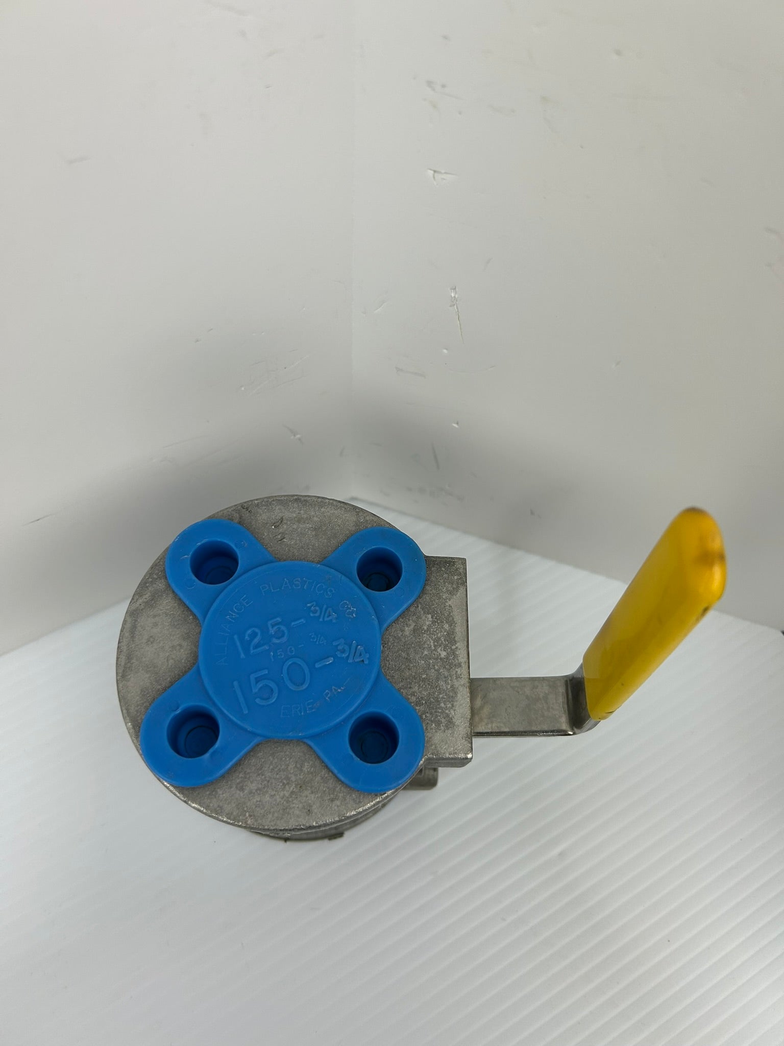 Milwaukee F90SS150R-02 Manual Flanged Ball Valve CF8M 3/4" 275PSIG