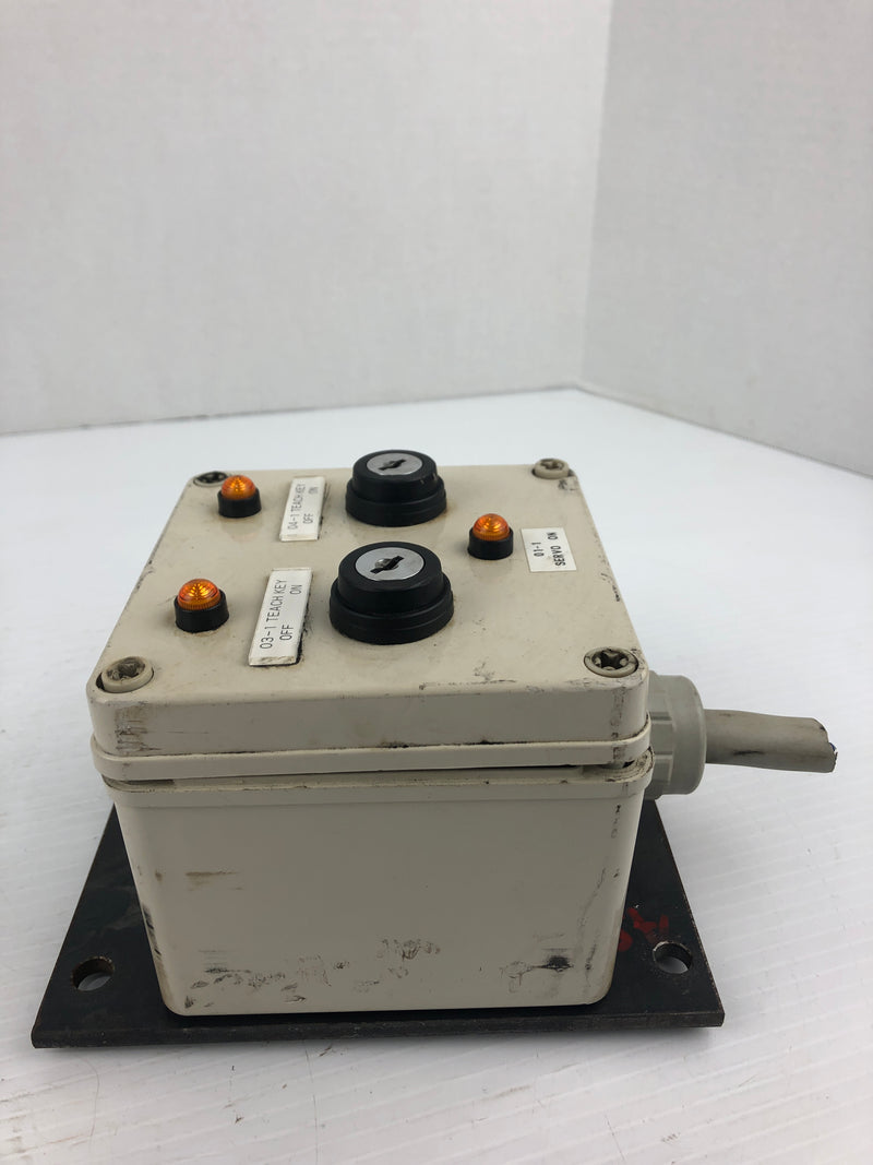 Idec HW-CB10 Control Box with Key Switches - Missing Keys – Metal ...