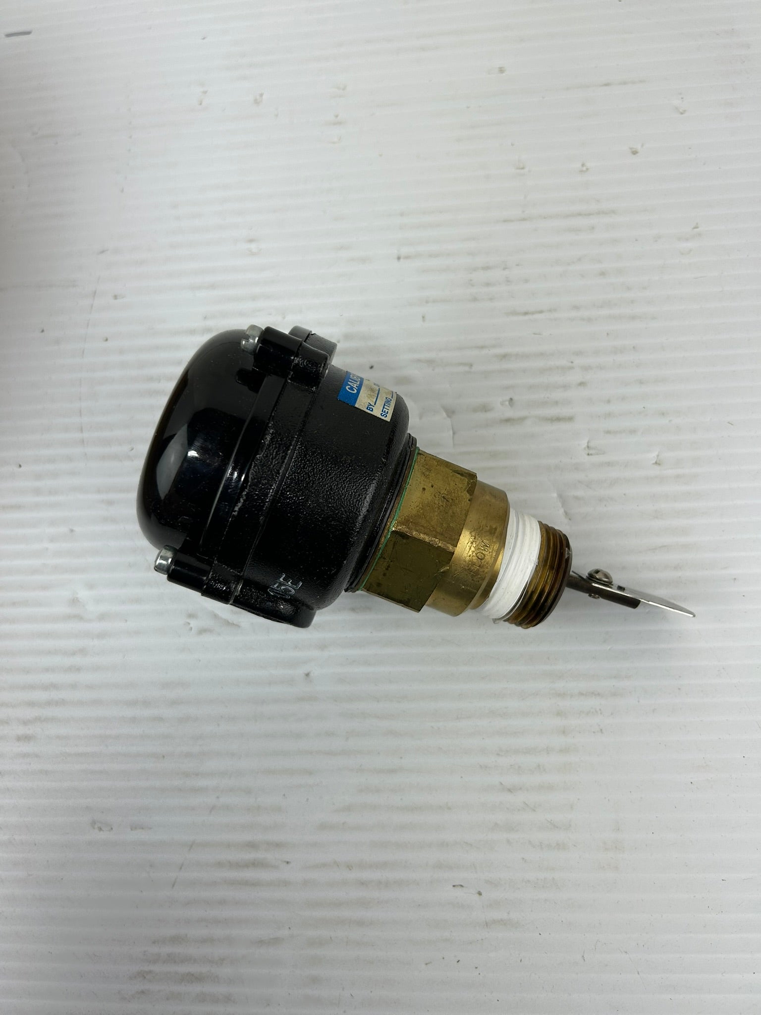ITT McDonnell & Miller FS8-W Flow Switch 1" NPT Paddle (Thermatool 03CP149-316)
