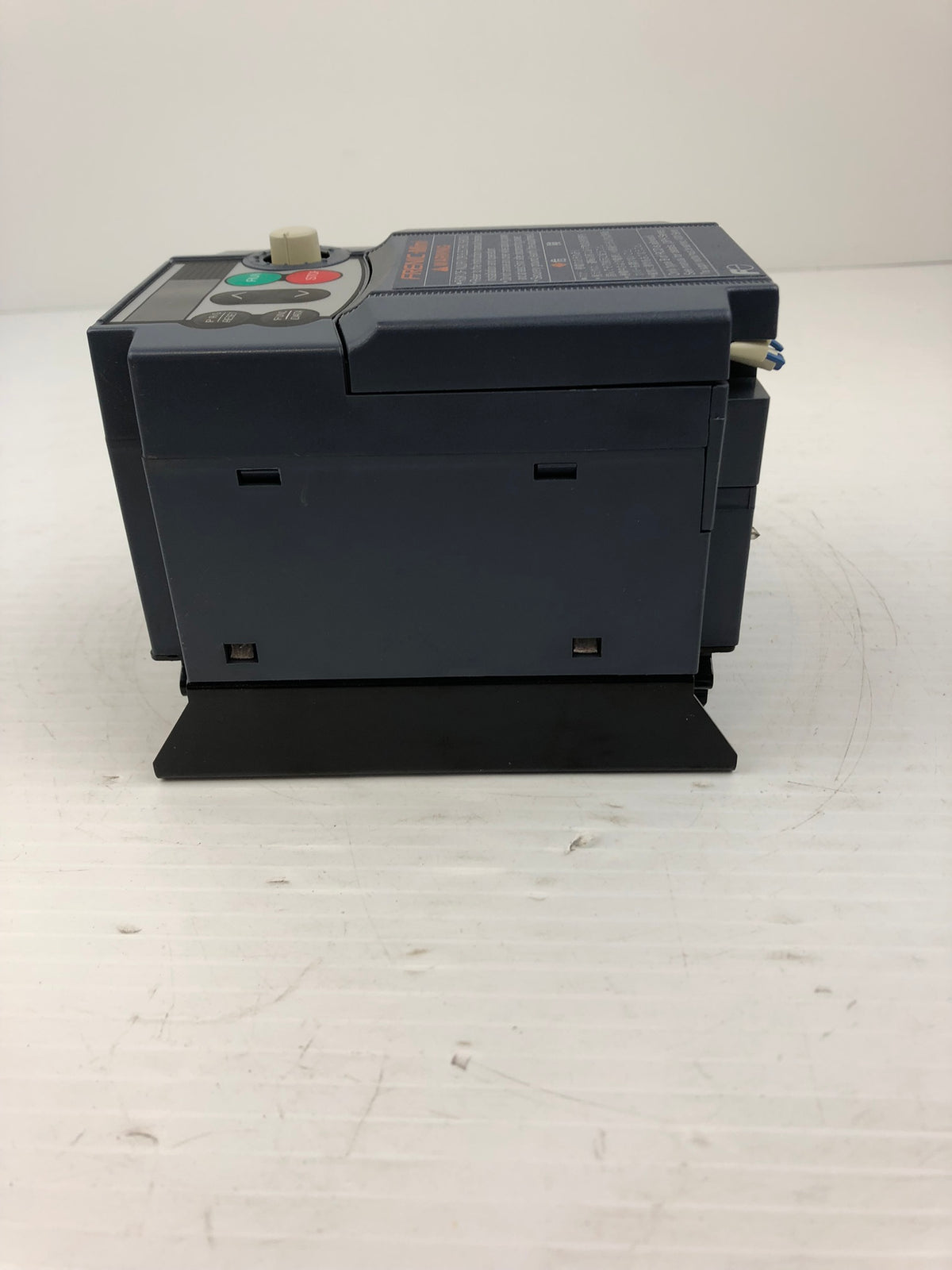 Fuji Electric FRN0.4C1S-2J Converter 3PH 200-240V 50/60Hz 1.8A