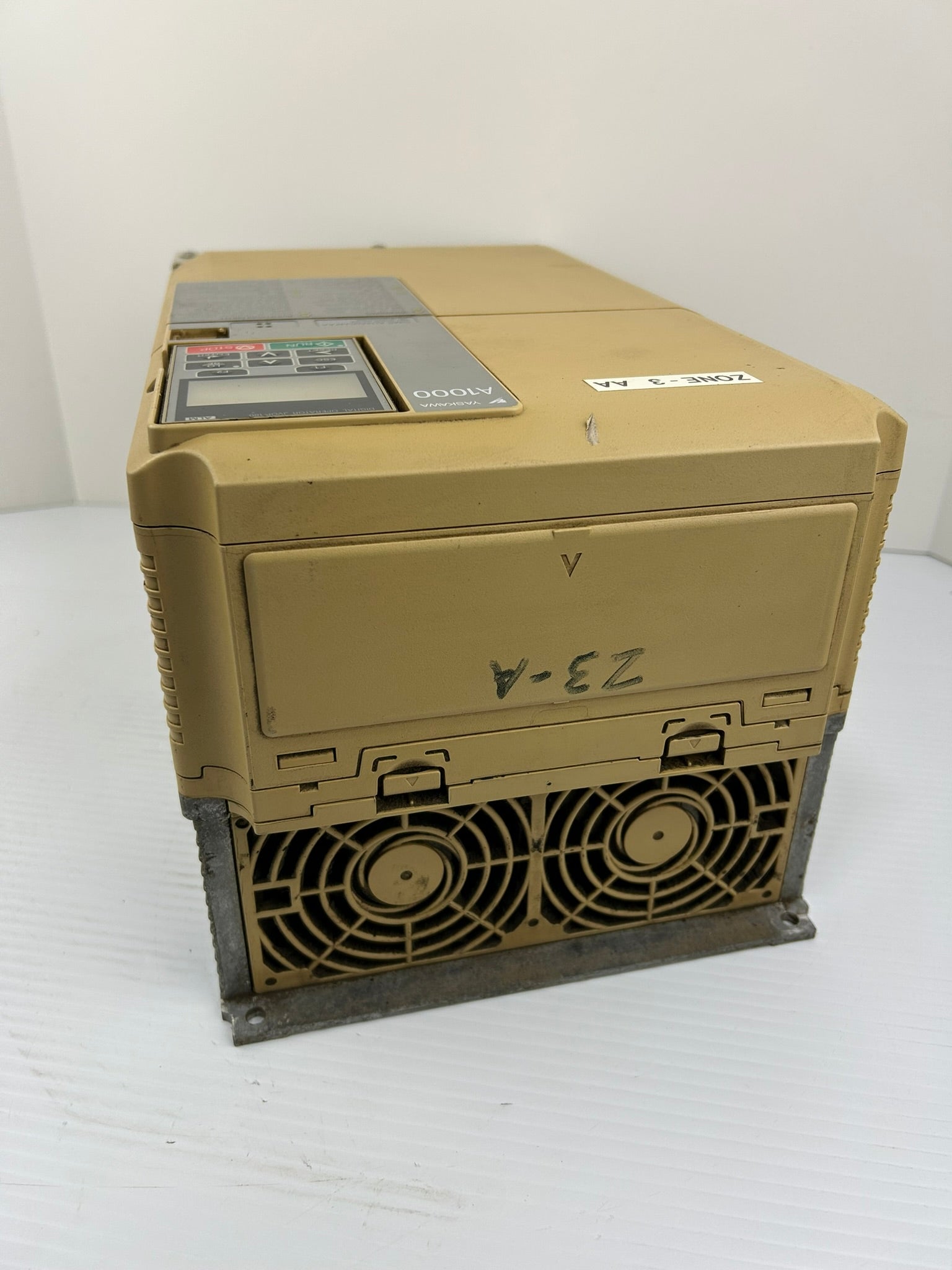 Yaskawa Electric CIMR-AU4A0044FAA A1000 3PH AC Drive Rev E Type 1 Enclosure