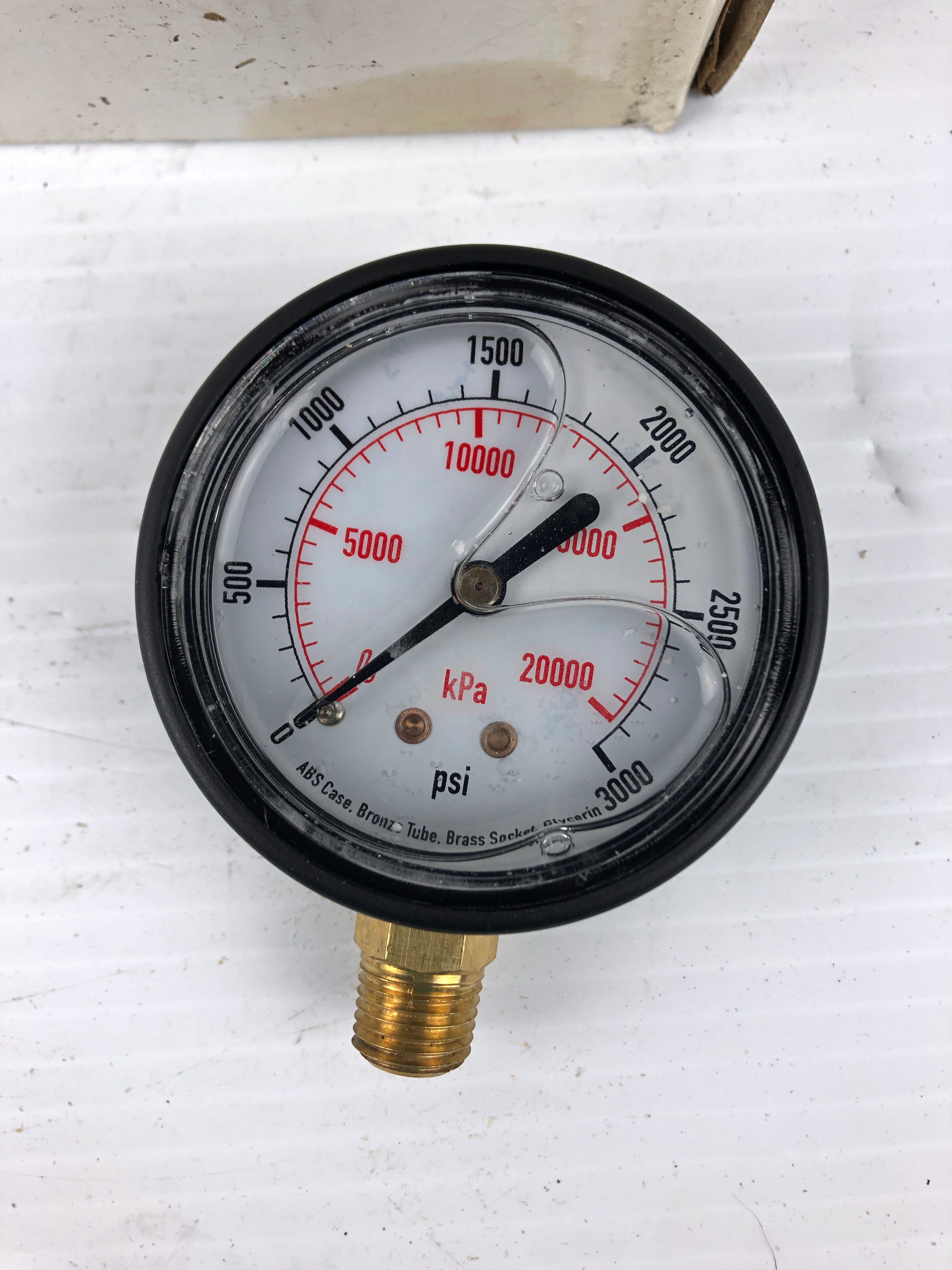 Pressure Gauge 4FLD3 2-1/2" 0-3000 PSI