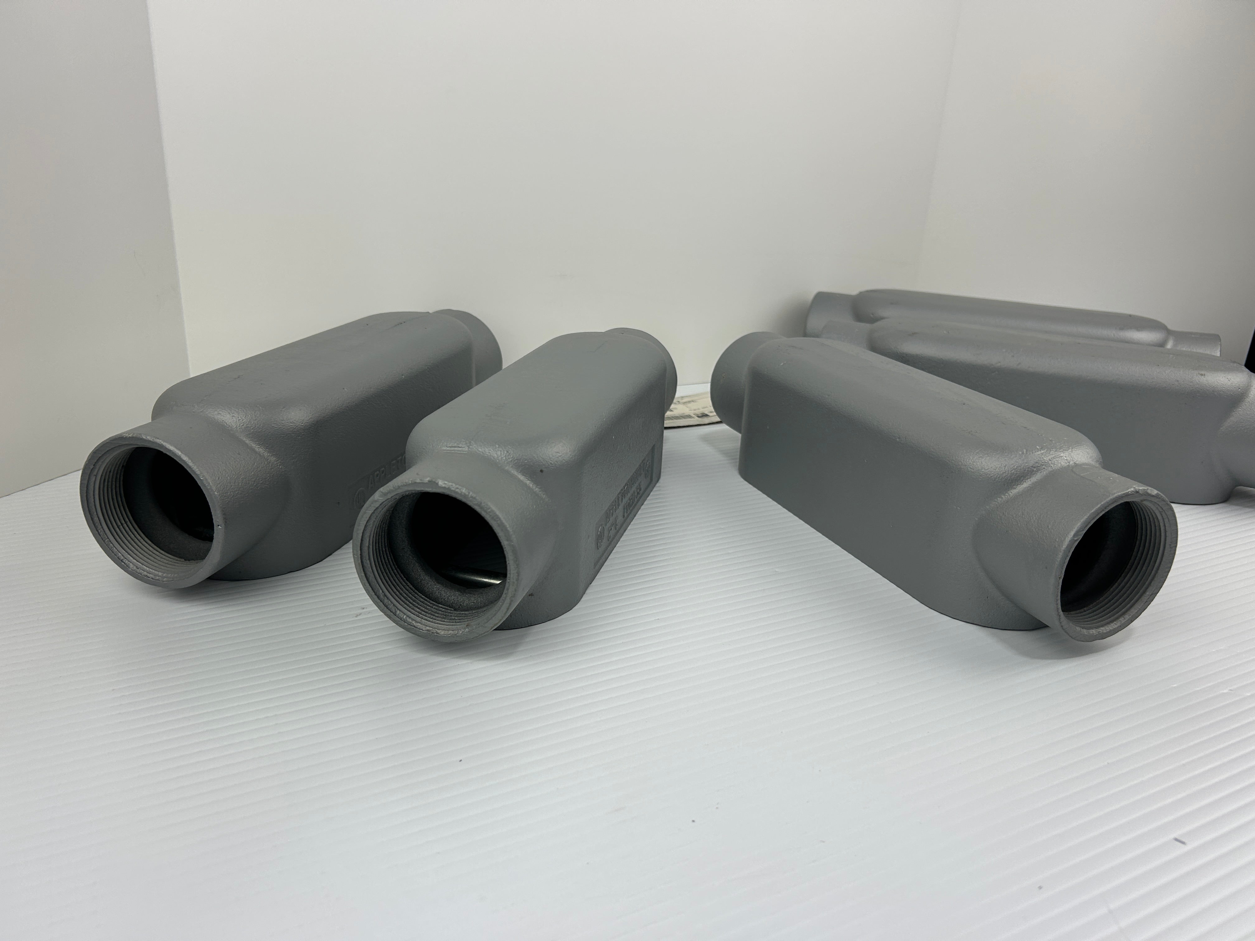 Appleton C200-M 2" Form 35 Malleable Iron Unilet Conduit Body Type C - Lot of 5