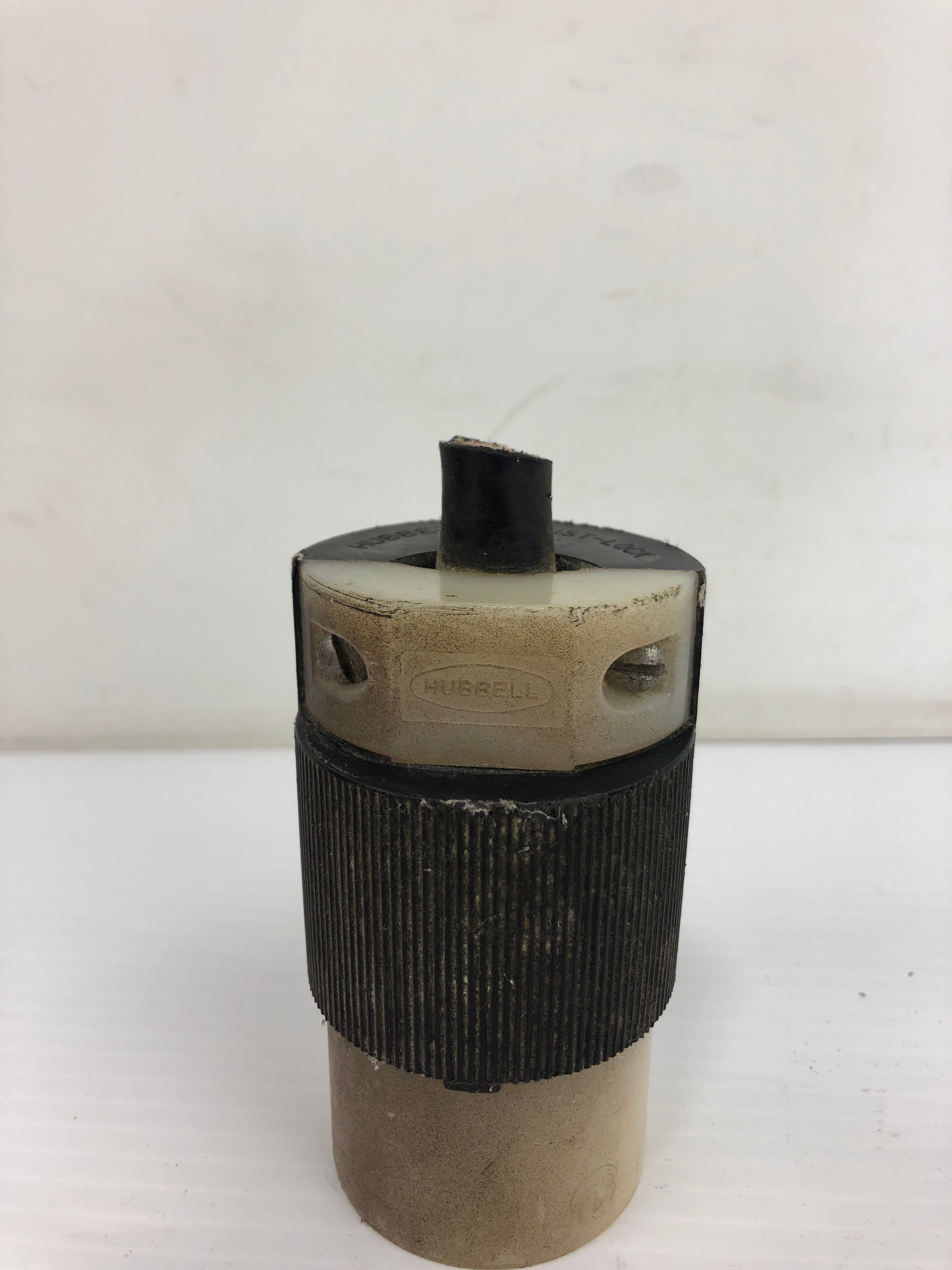 Hubbell Twist-Lock Turn and Pull Receptacle 231A 20A 250V 3PH