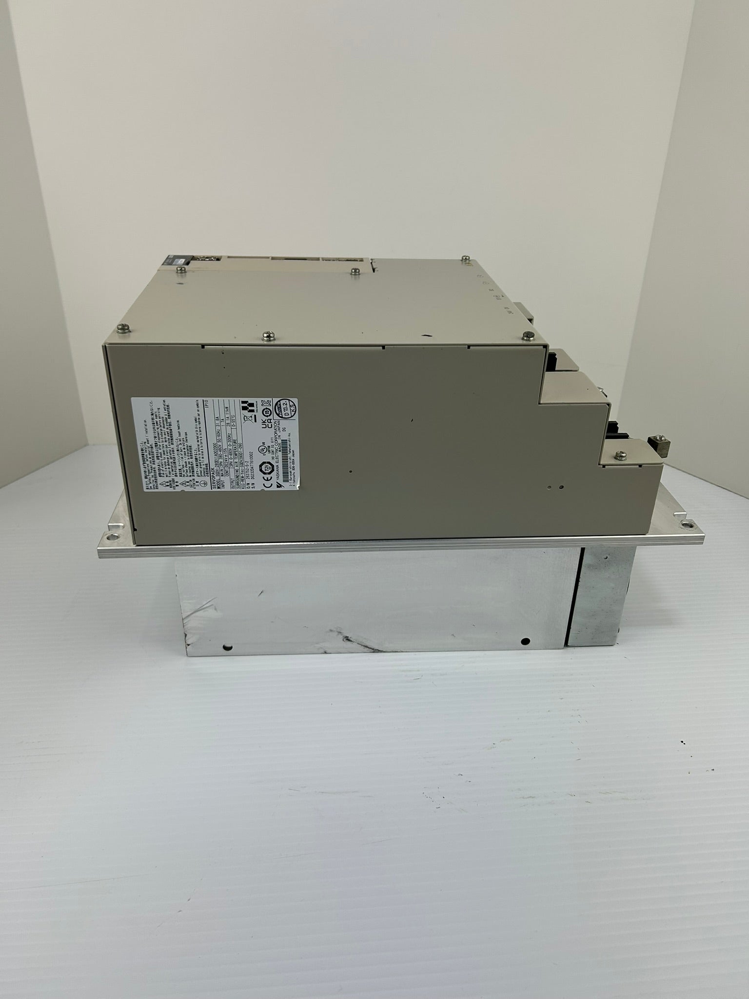 Yaskawa Electric SGDV-280D11A002000 Servopack Drive