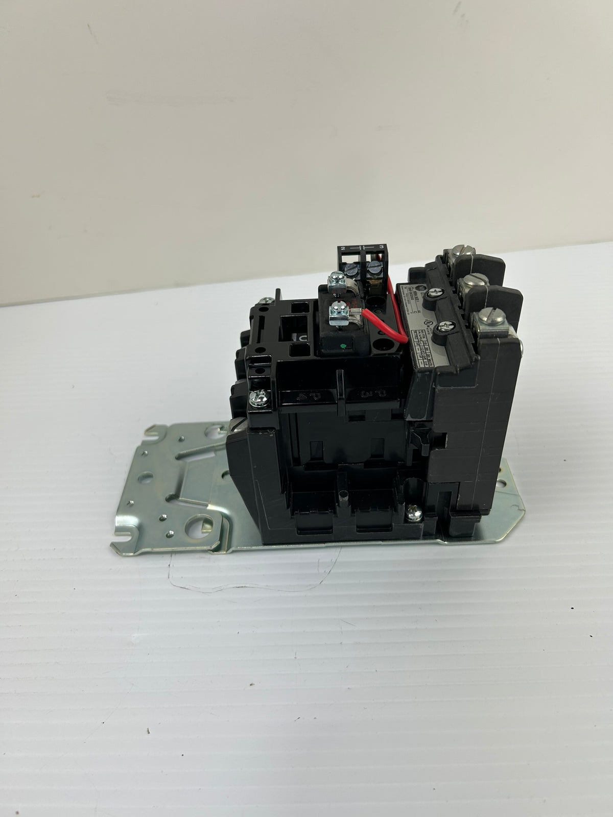 Allen-Bradley 500F-BOD930 Series C NEMA Size 1 3-Pole 120V Contactor 595-A