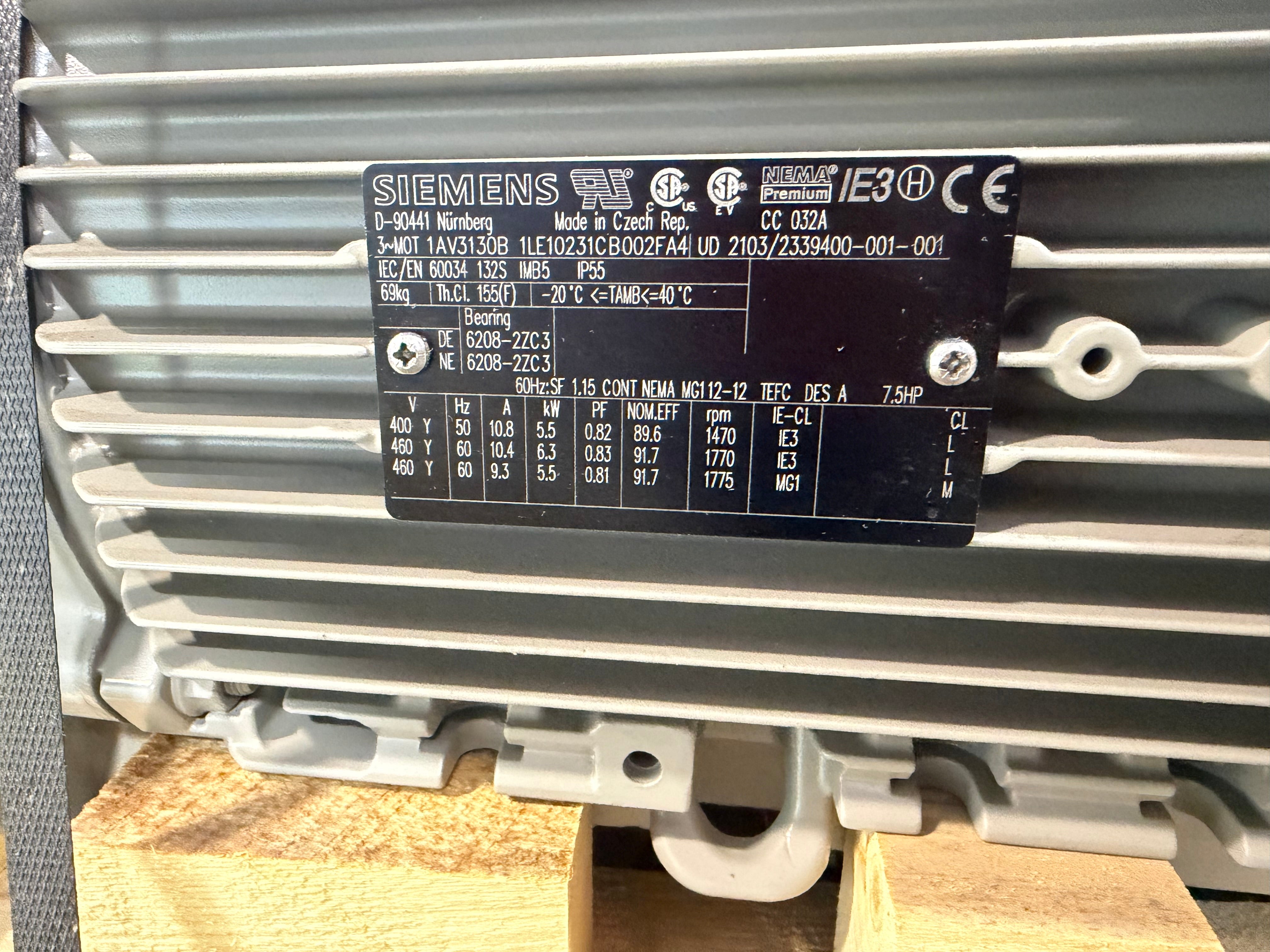 Siemens 1LE1023-1CB00-2FA4 7.5HP Motor 460V 3PH 1775RPM IEC132S IMB5