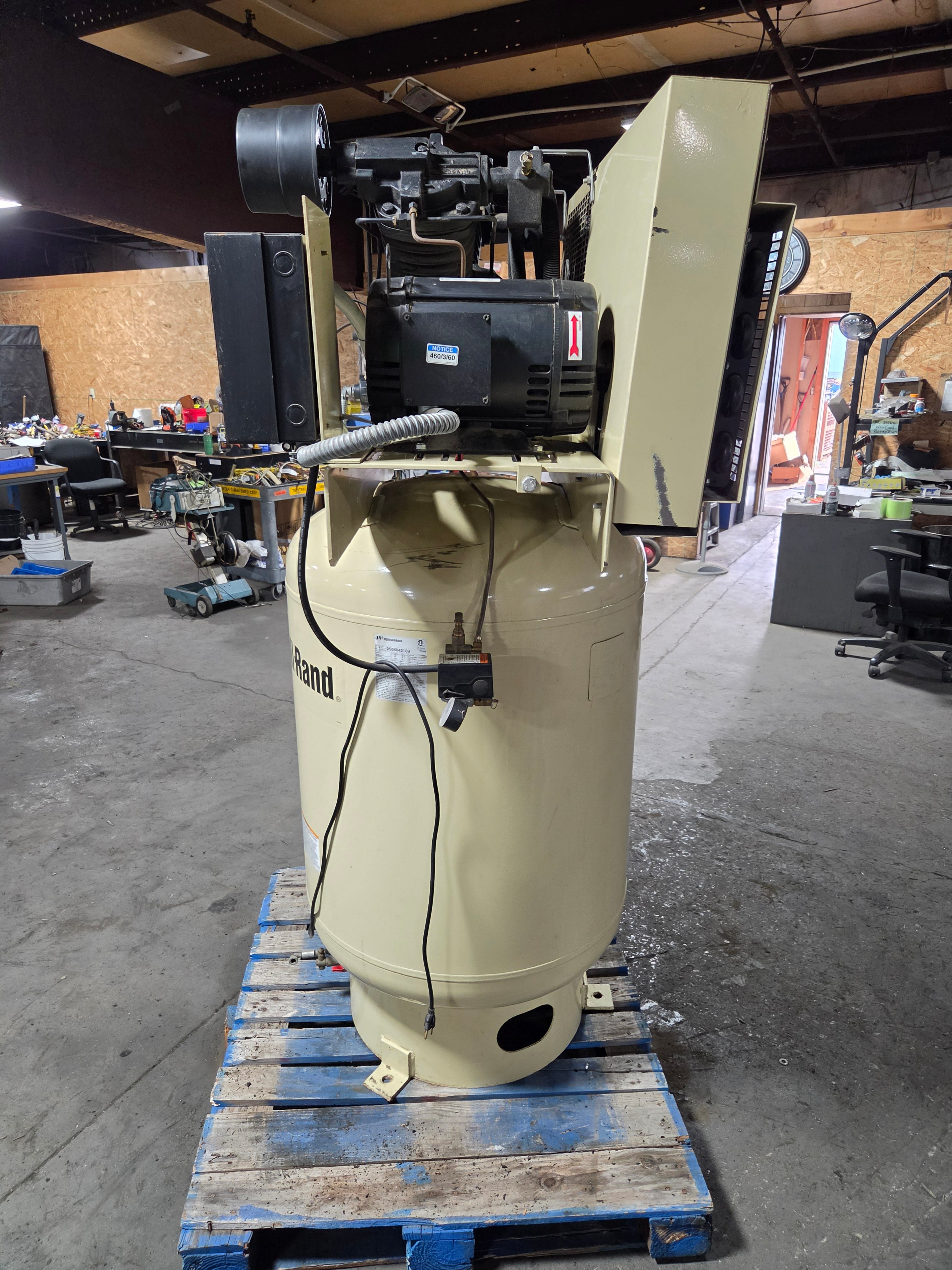 Ingersoll Rand 2545K10 Vertical Air Compressor 10 HP 120 Gallon 175 PSIG 3PH
