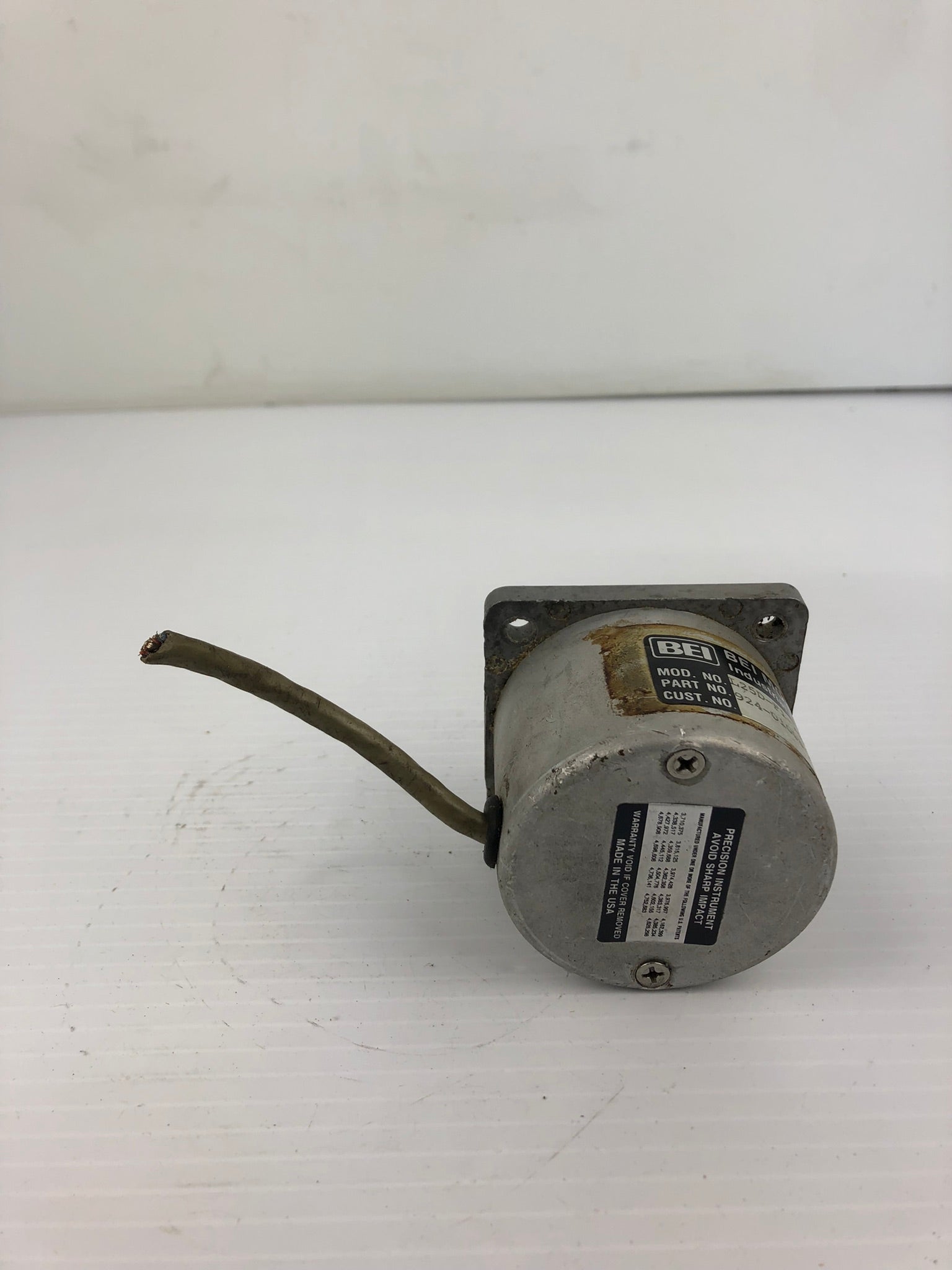 BEI Motion Systems L25D-F1-1000-ABZ-7406-SC108 Encoder 924-01008-121