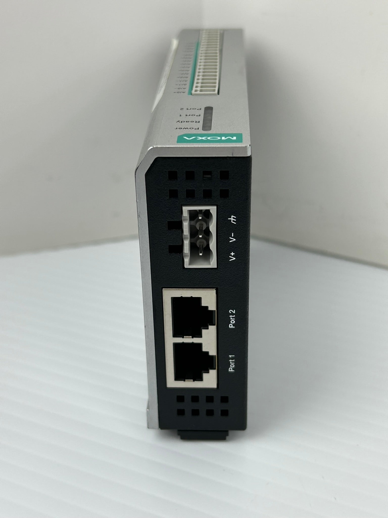 Moxa ioLogik E1240 Remote Ethernet I/O Module Rev 1.0.4 12-36VDC 400mA