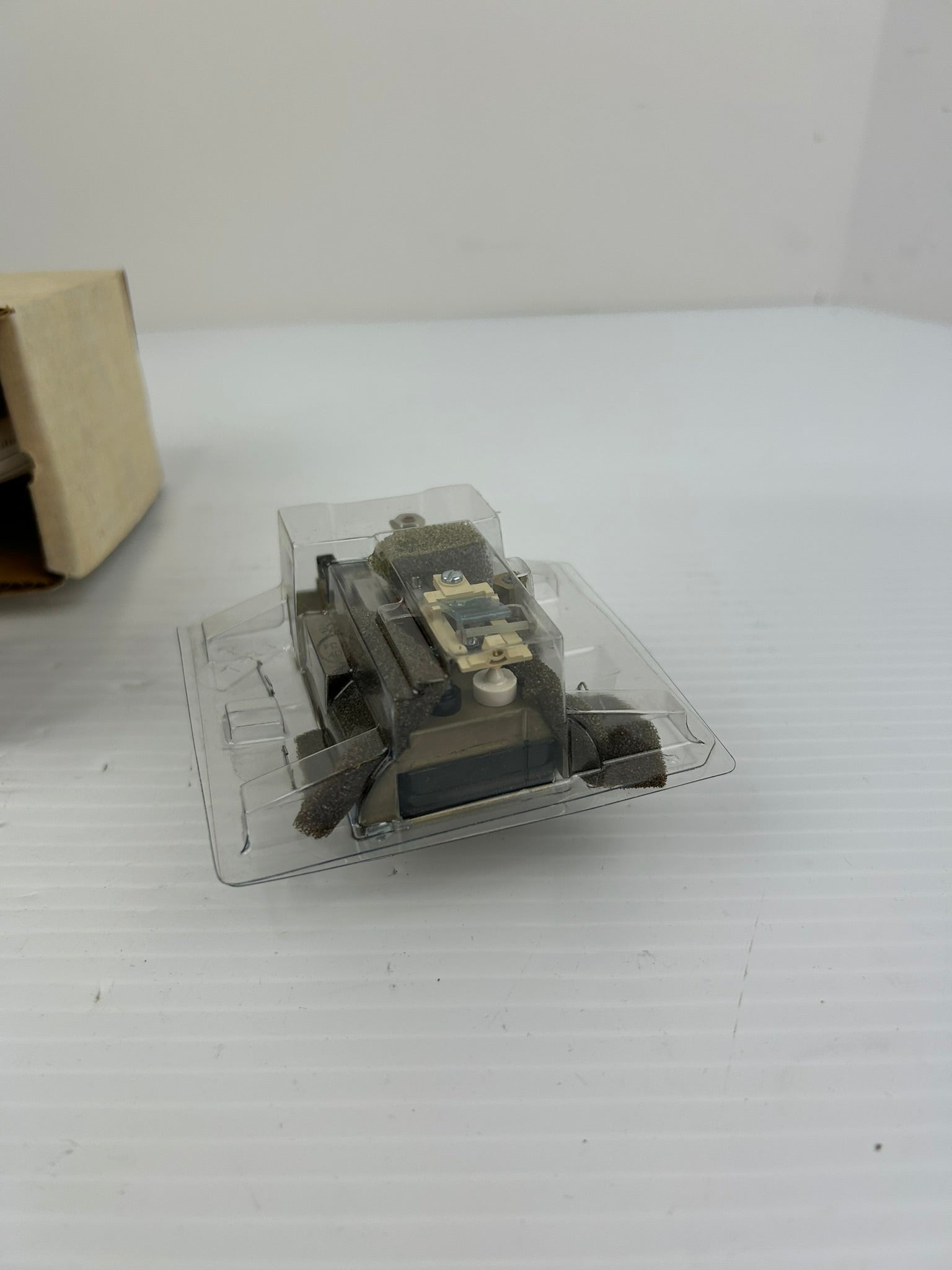 Johnson Controls H-5100-201 Humidity Transmitter 30-80% Relative H-5100-6201